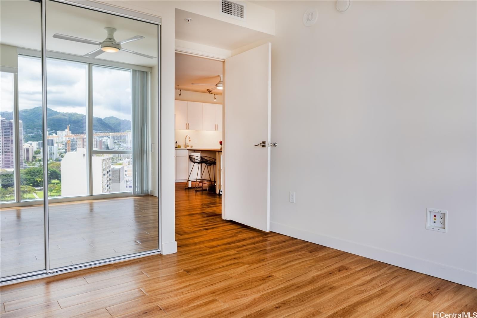 Honolulu, Hawaii, 96813, United States, 1 Bedroom Bedrooms, ,1 BathroomBathrooms,Residential,For Sale,1924706