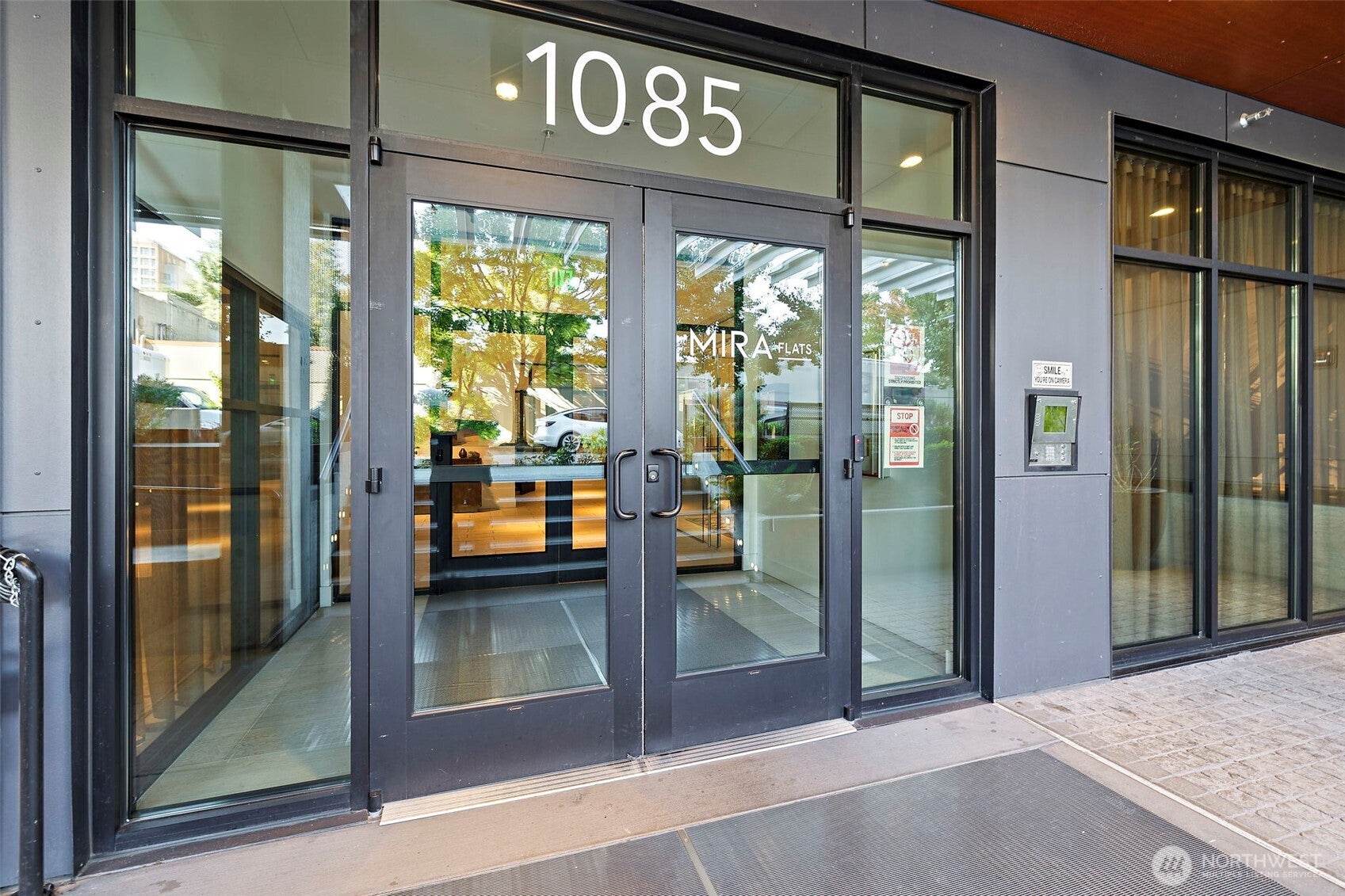 Bellevue, Washington, 98004, United States, 2 Bedrooms Bedrooms, ,1 BathroomBathrooms,Residential,For Sale,1975057