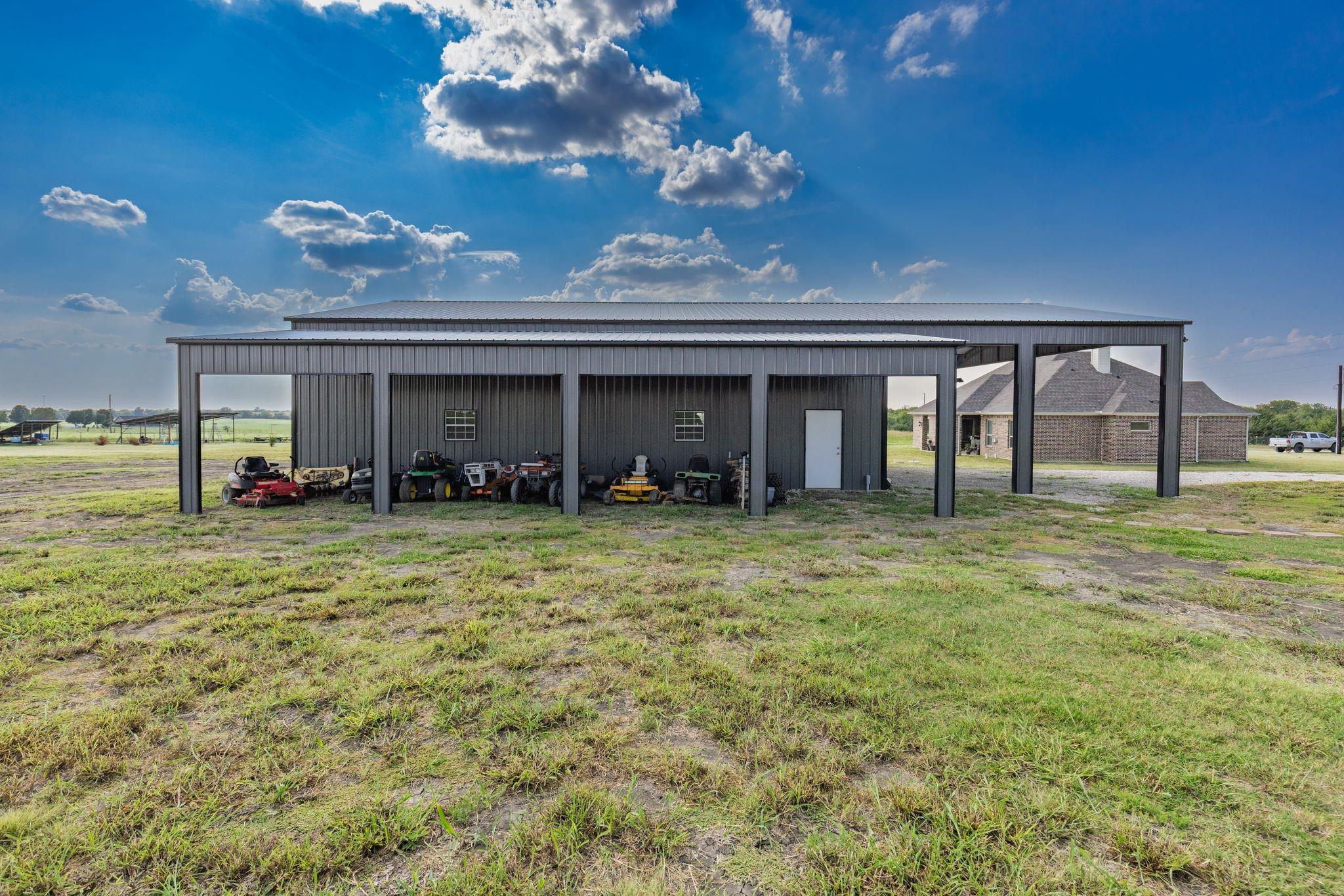 Leonard, Texas, 75452, United States, 4 Bedrooms Bedrooms, ,3 BathroomsBathrooms,Residential,For Sale,1980079