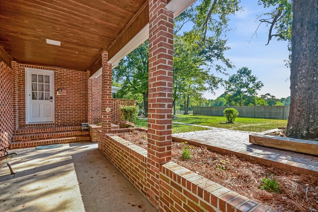 Wetumpka, Alabama, 36092, United States, 4 Bedrooms Bedrooms, ,5 BathroomsBathrooms,Residential,For Sale,1977462