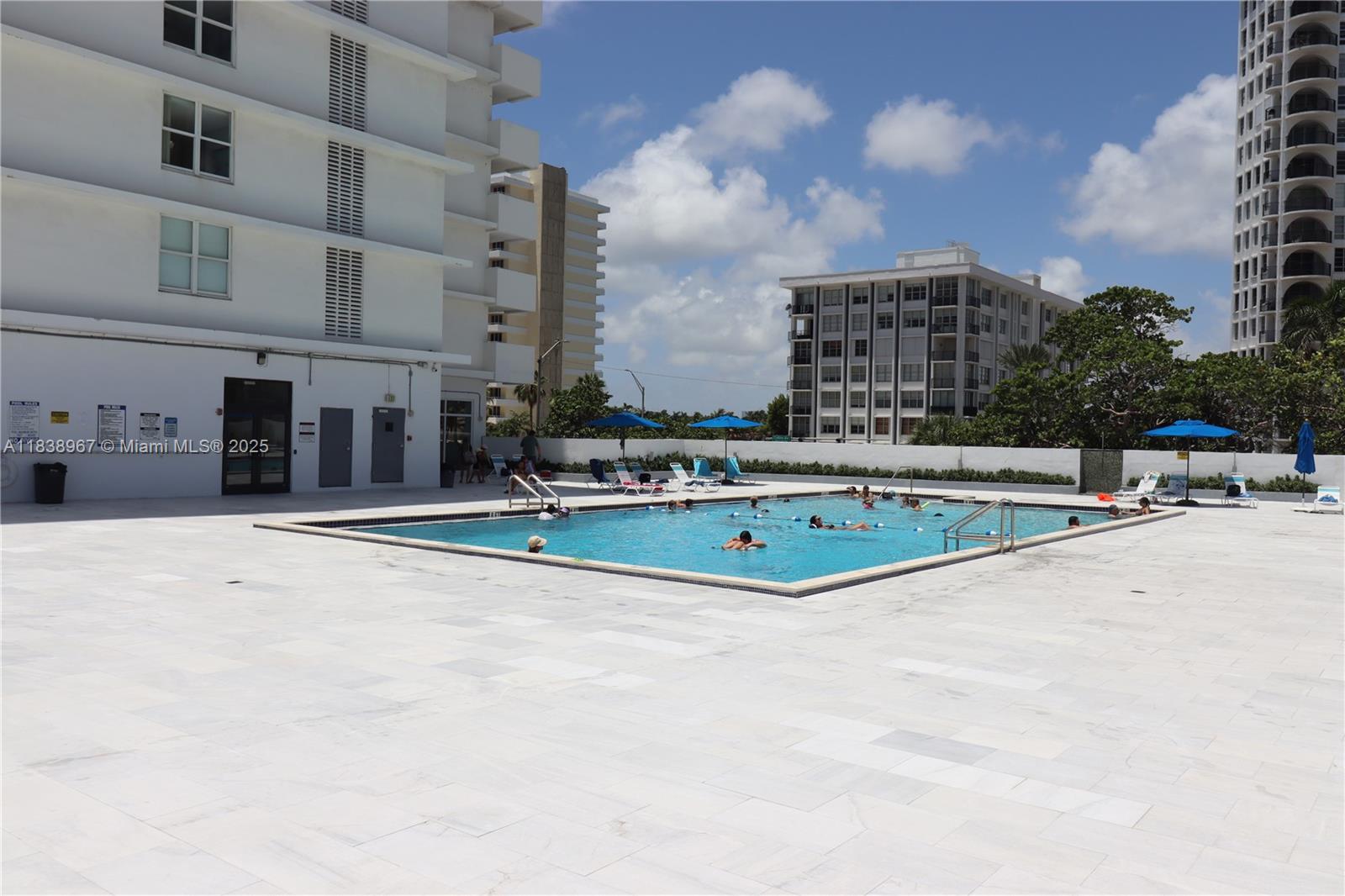Miami Beach, Florida, 33140, United States, 2 Bedrooms Bedrooms, ,2 BathroomsBathrooms,Residential,For Sale,1890923