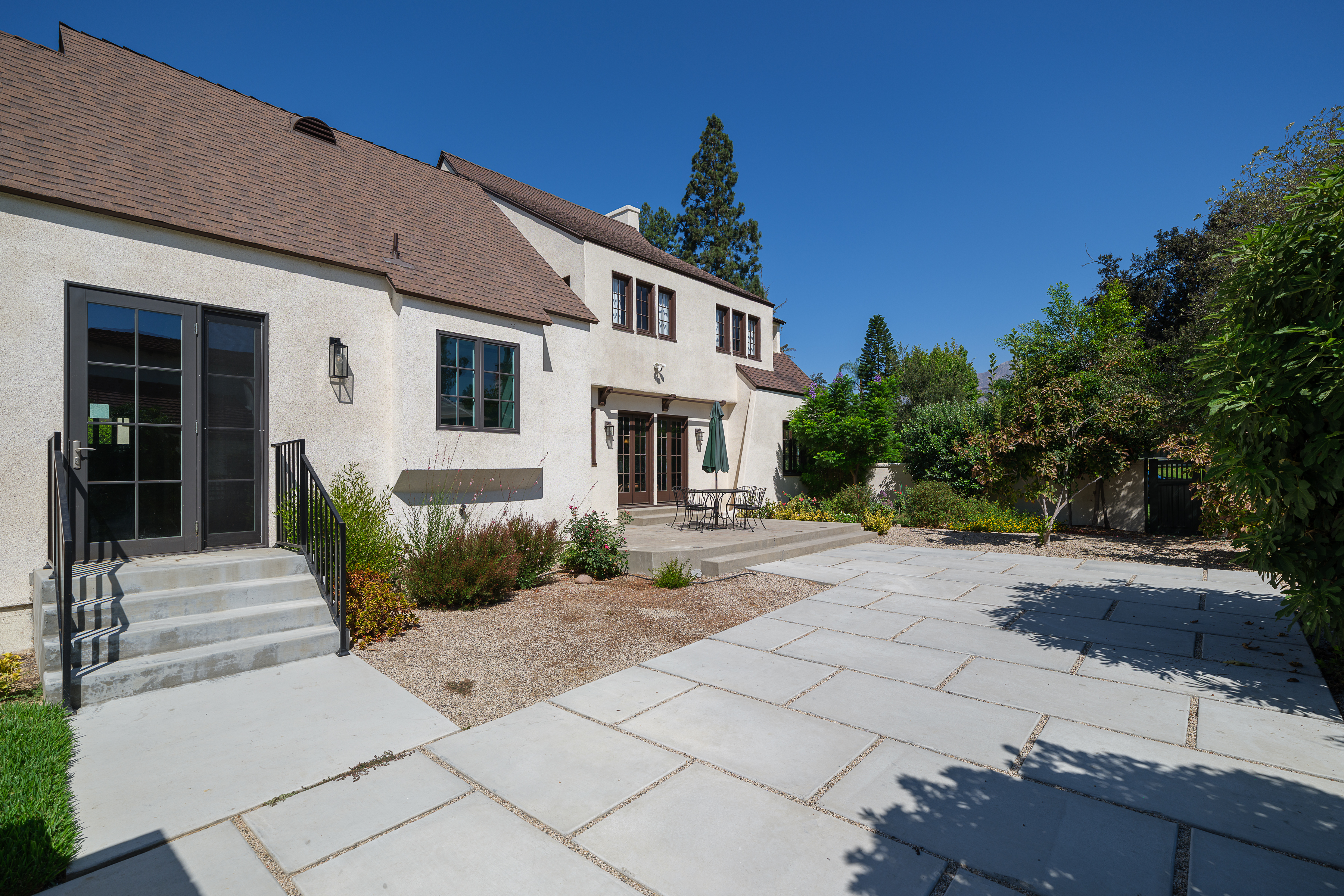  2384 East Orange Grove Boulevard - 物件實景