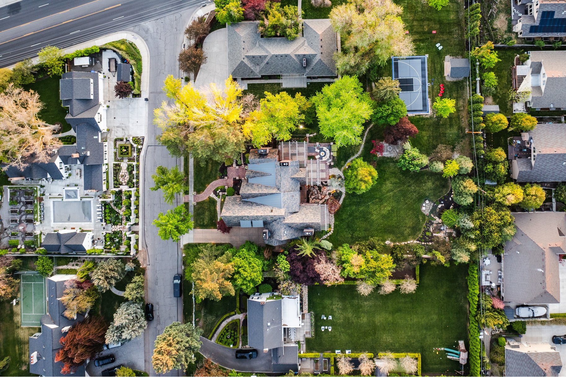  Stunning Custom Build on Millcreek Way - 物件實景