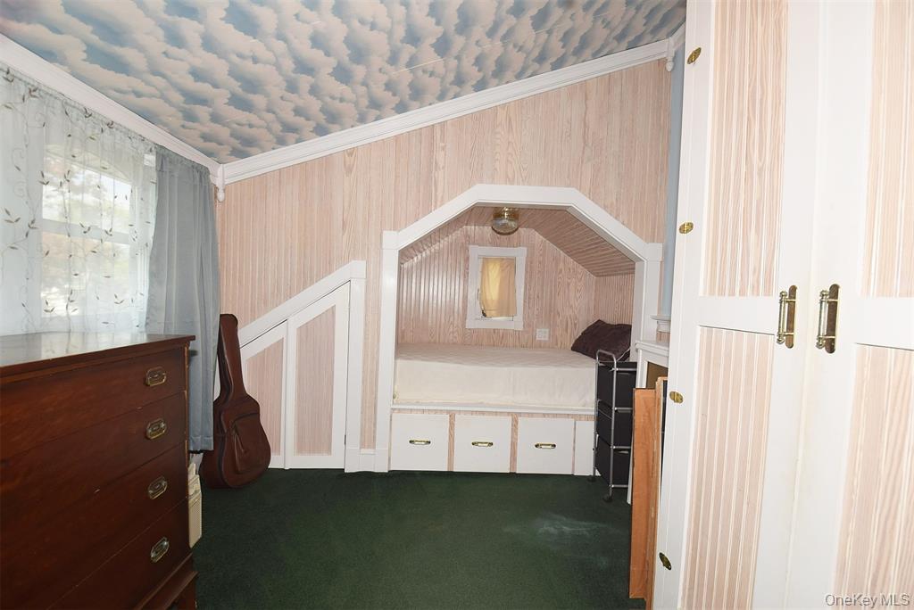 Lindenhurst, New York, 11757, United States, 5 Bedrooms Bedrooms, ,3 BathroomsBathrooms,Residential,For Sale,2049056