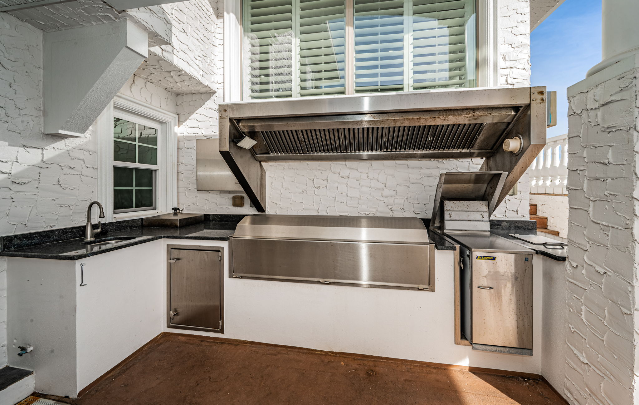 St Petersburg, Florida, 33707, United States, 4 Bedrooms Bedrooms, ,3 BathroomsBathrooms,Residential,For Sale,1992370