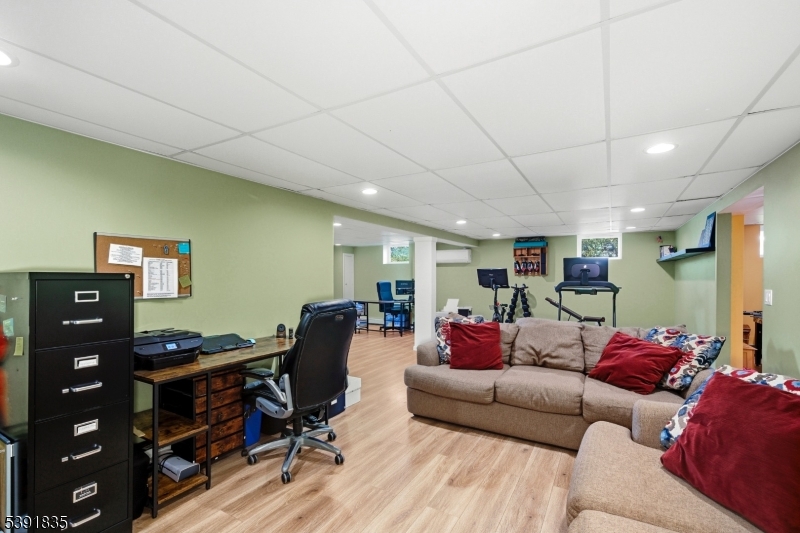 Lincoln Park Boro, New Jersey, 07035, United States, 4 Bedrooms Bedrooms, ,3 BathroomsBathrooms,Residential,For Sale,1991719