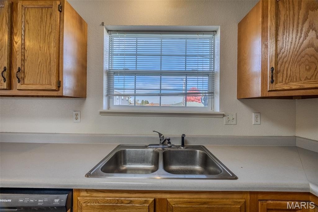 Lebanon, Missouri, 65536, United States, ,Residential,For Sale,1990490