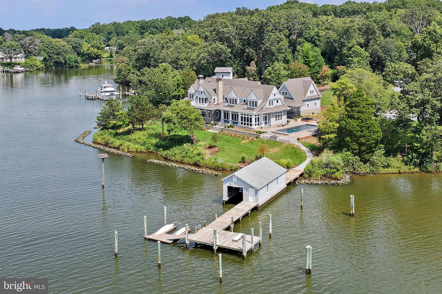 Annapolis, Maryland, 21403, United States, 4 Bedrooms Bedrooms, ,6 BathroomsBathrooms,Residential,For Sale,1940452