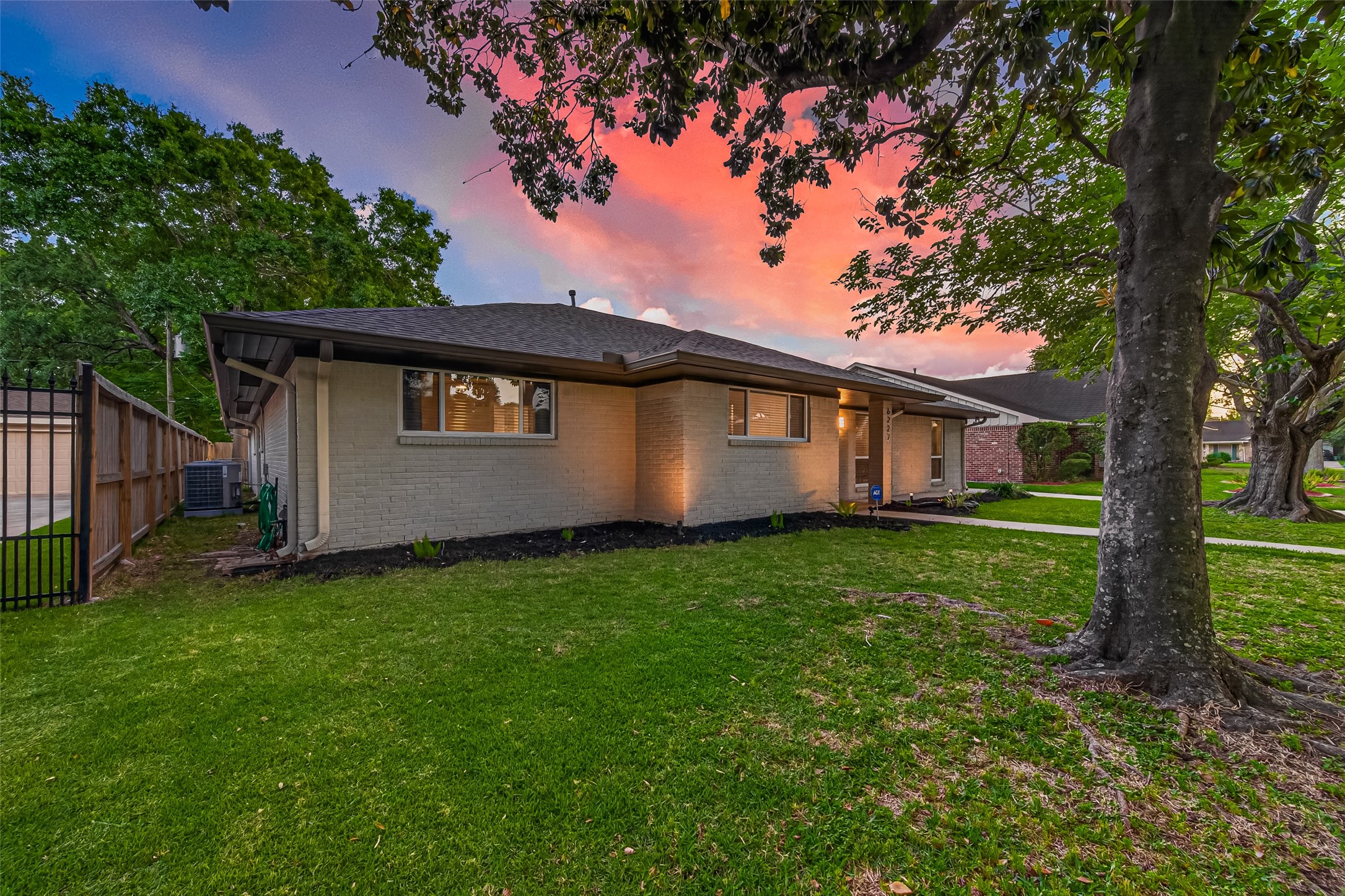  6227 Yarwell Drive - 物件實景