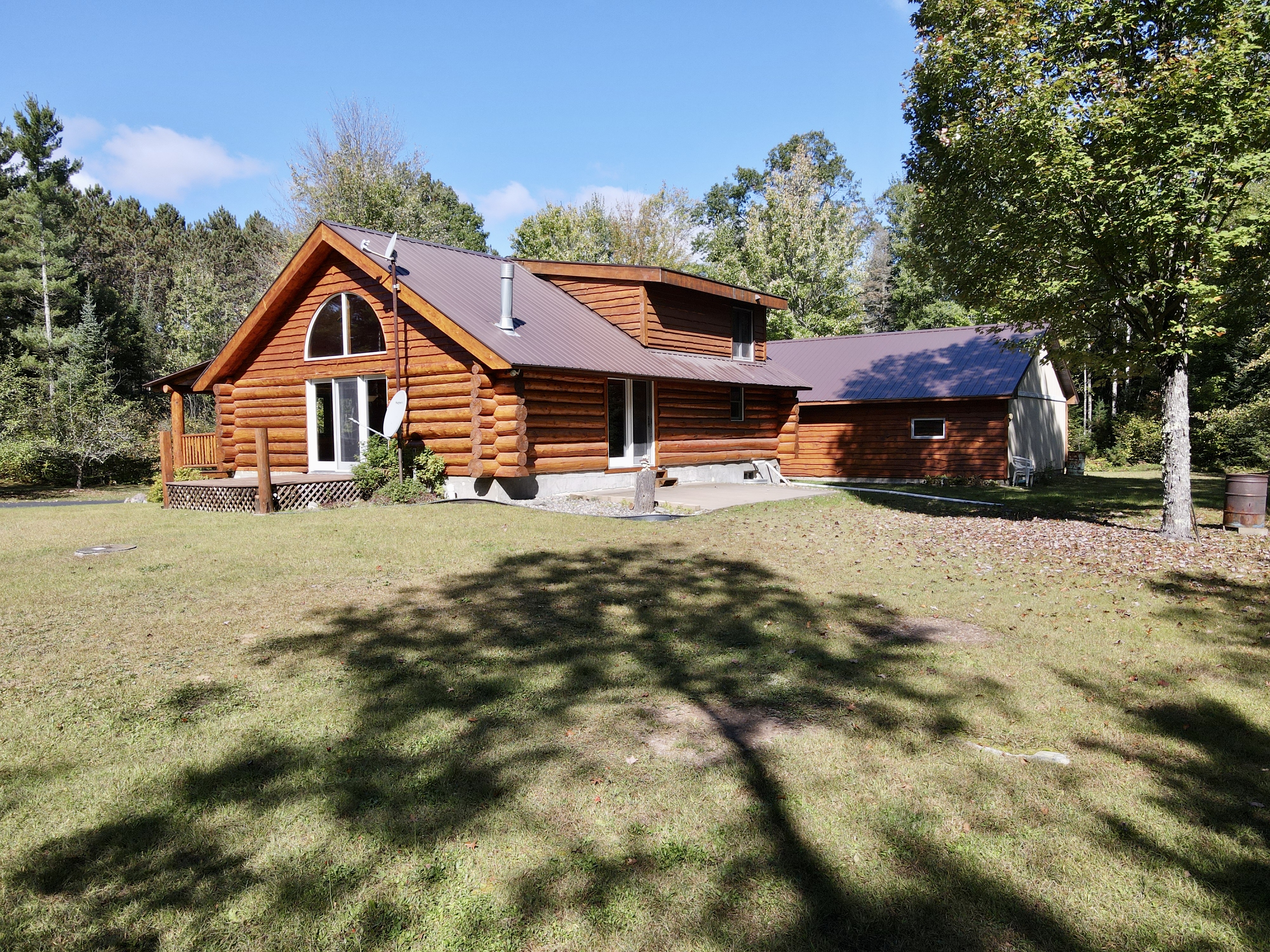 Tomahawk, Wisconsin, 54487, United States, 2 Bedrooms Bedrooms, ,2 BathroomsBathrooms,Residential,For Sale,1975533