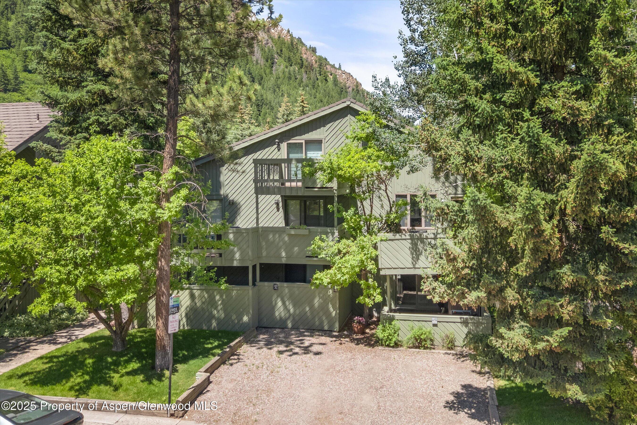 Aspen, Colorado, 81611, United States, 2 Bedrooms Bedrooms, ,2 BathroomsBathrooms,Residential,For Sale,1867403