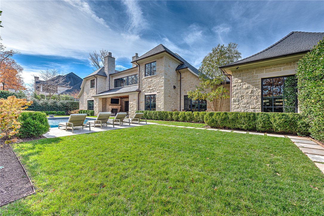 Fayetteville, Arkansas, 72704, United States, 4 Bedrooms Bedrooms, ,5 BathroomsBathrooms,Residential,For Sale,1993299