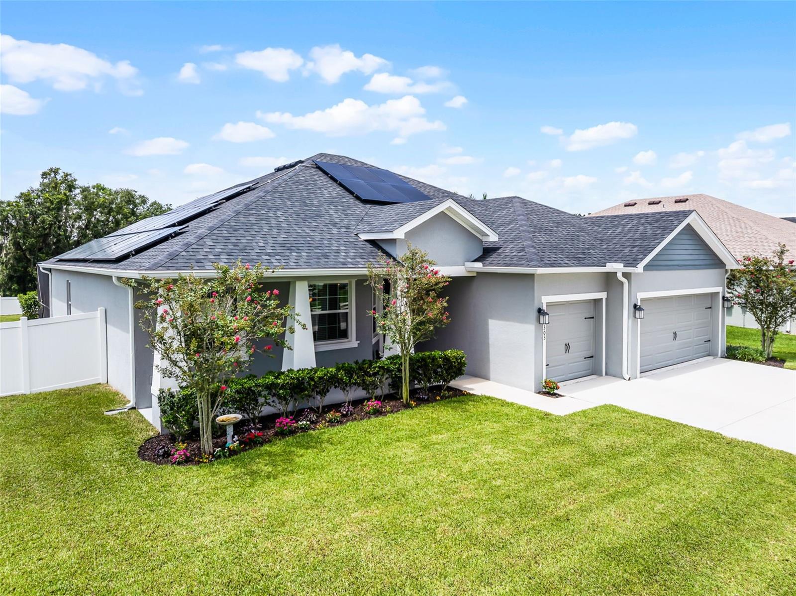 AUBURNDALE, Florida, 33823, United States, 4 Bedrooms Bedrooms, ,3 BathroomsBathrooms,Residential,For Sale,1899734