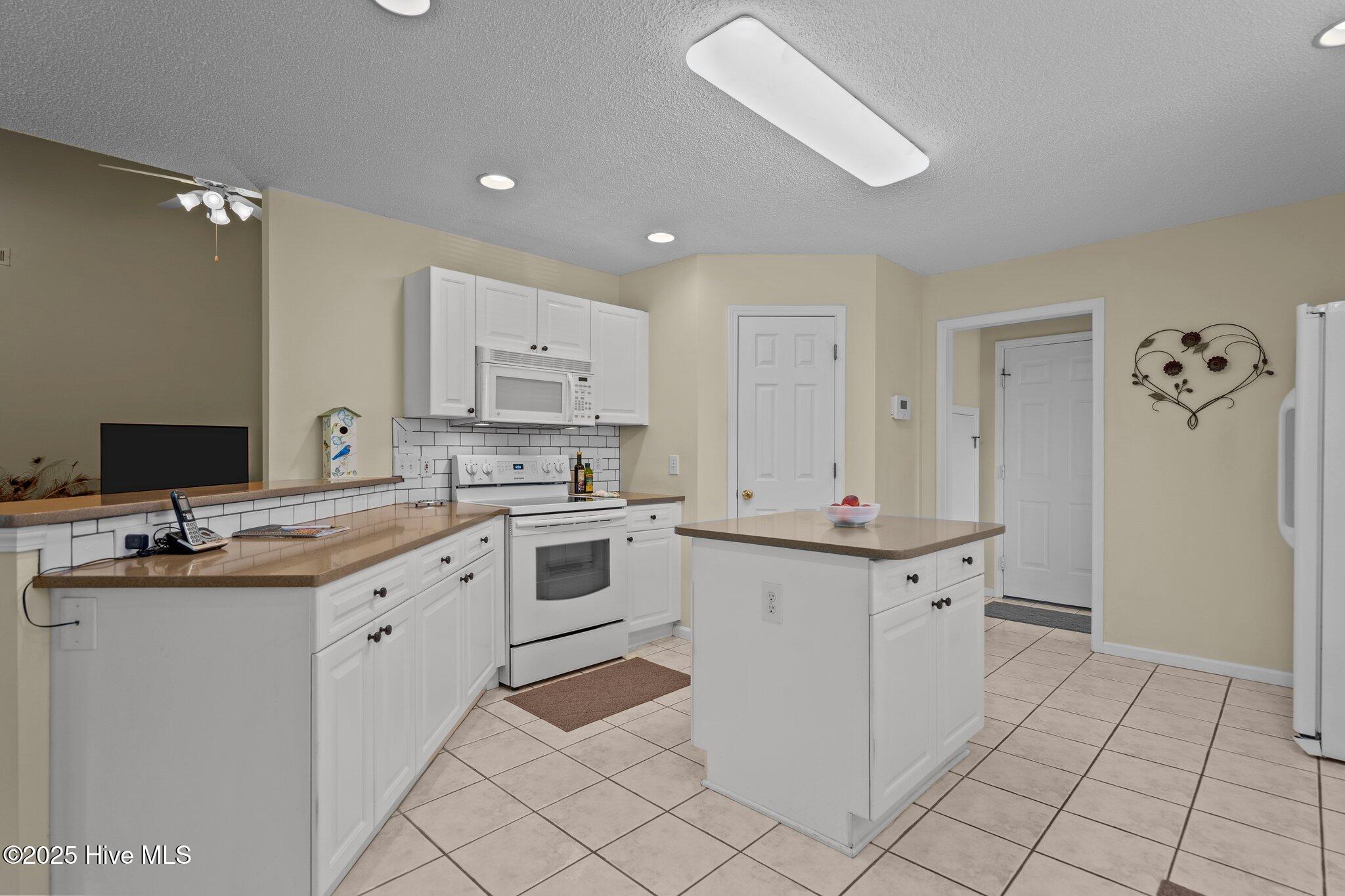 Wilmington, North Carolina, 28411, United States, 4 Bedrooms Bedrooms, ,3 BathroomsBathrooms,Residential,For Sale,1874008