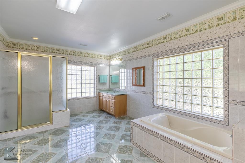 Abilene, Texas, 79602, United States, 3 Bedrooms Bedrooms, ,2 BathroomsBathrooms,Residential,For Sale,1848196