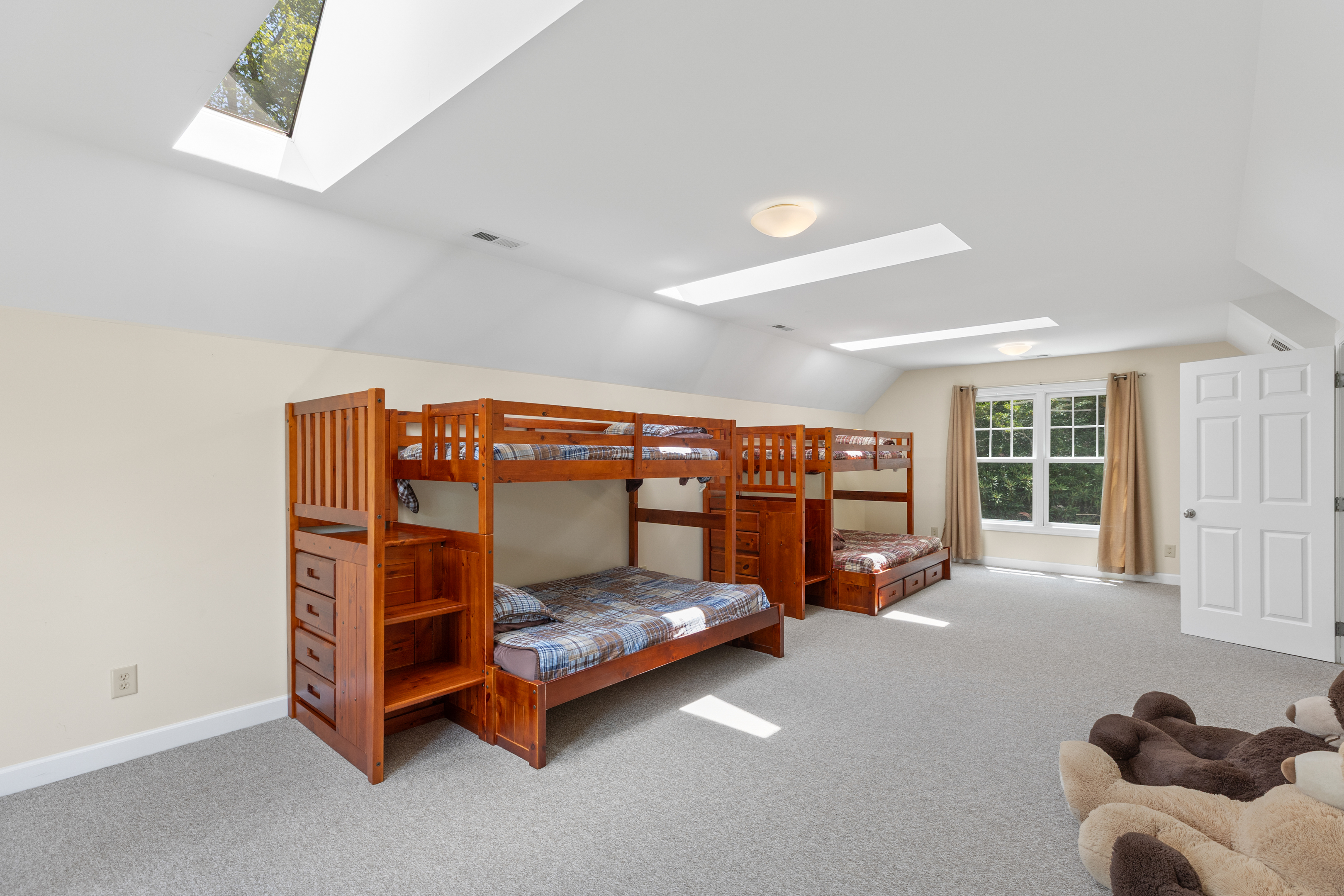  Cedar Ridge Estate Home - 物件實景