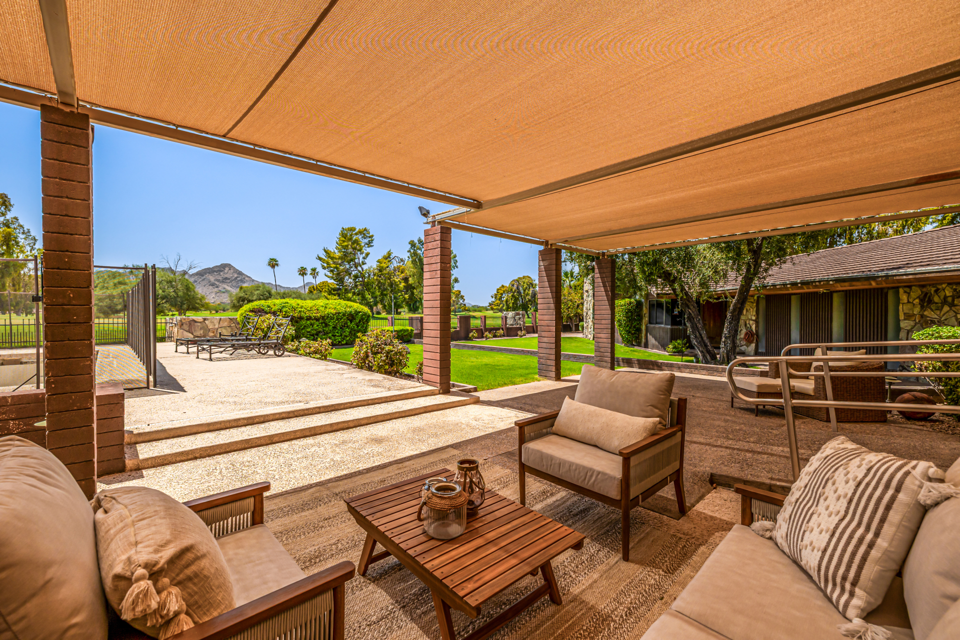 Paradise Valley, Arizona, 85253, United States, 4 Bedrooms Bedrooms, ,8 BathroomsBathrooms,Residential,For Sale,1914345