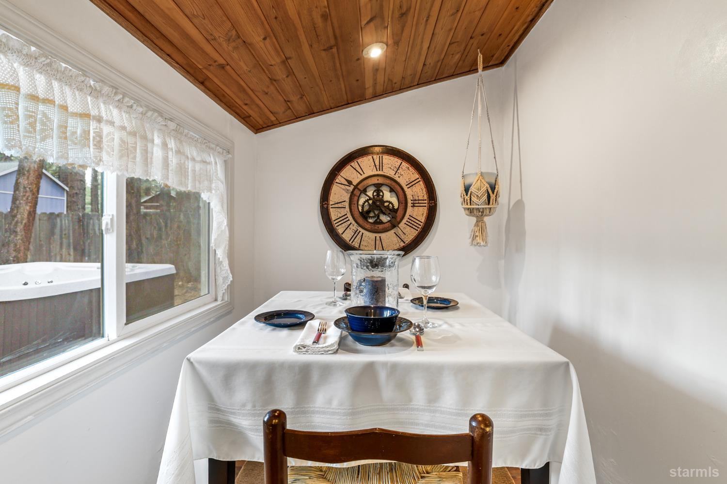 South Lake Tahoe, California, 96150, United States, 3 Bedrooms Bedrooms, ,2 BathroomsBathrooms,Residential,For Sale,2003328