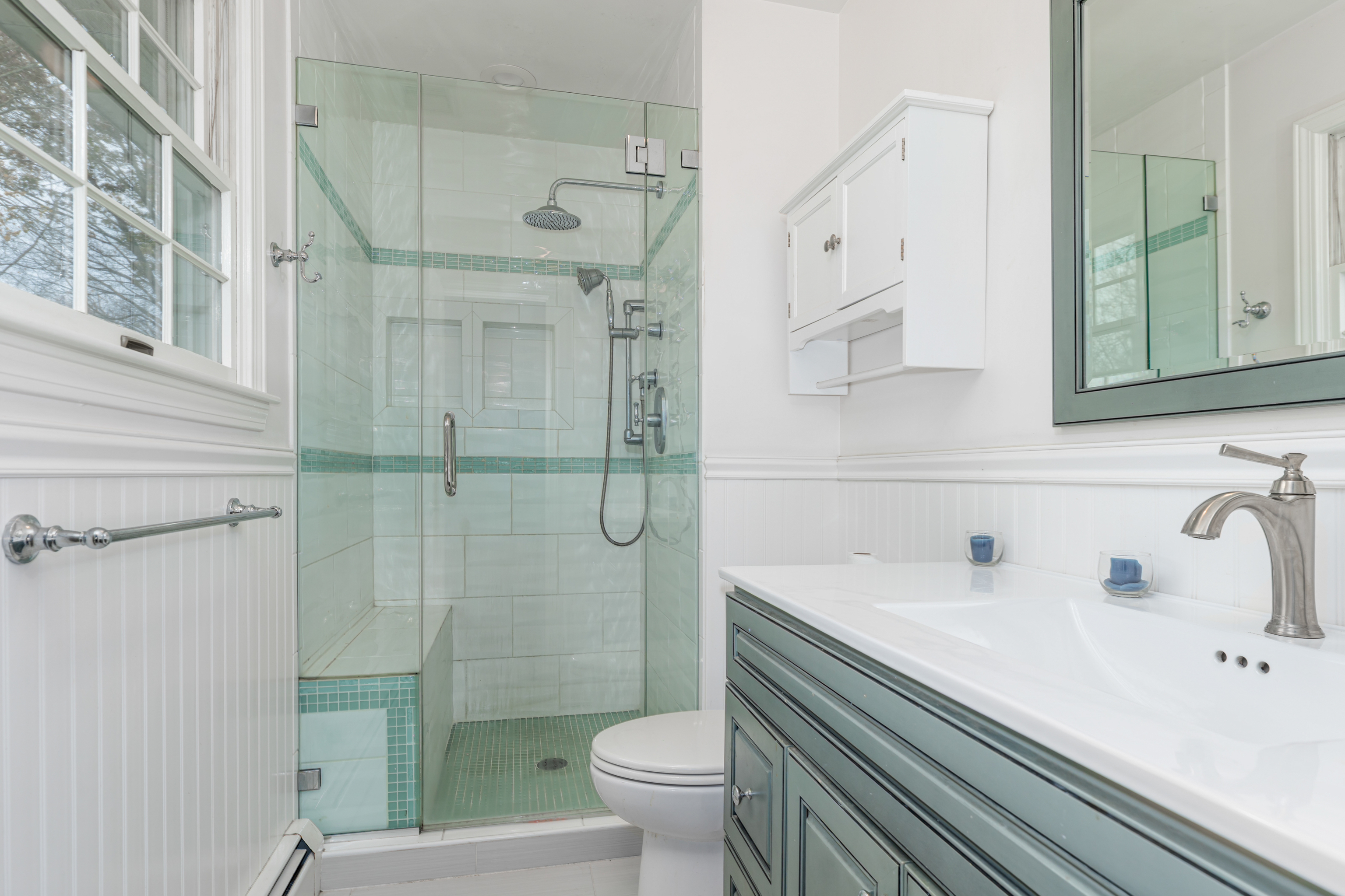 Milford, Connecticut, 06460, United States, 3 Bedrooms Bedrooms, ,3 BathroomsBathrooms,Residential,For Sale,1991692