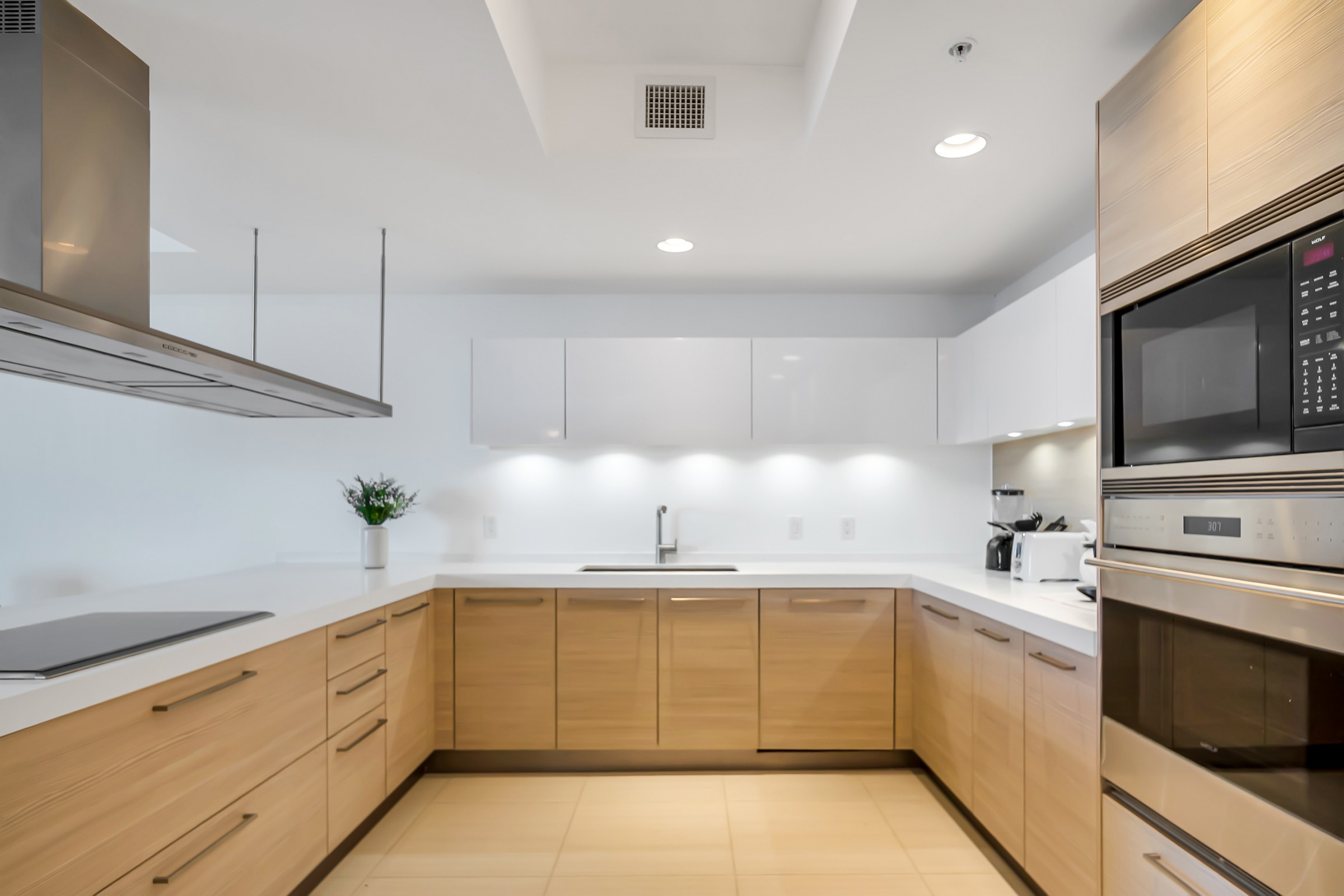  17301 Biscayne Blvd, North Miami Beach, FL, 33160 - 物件實景