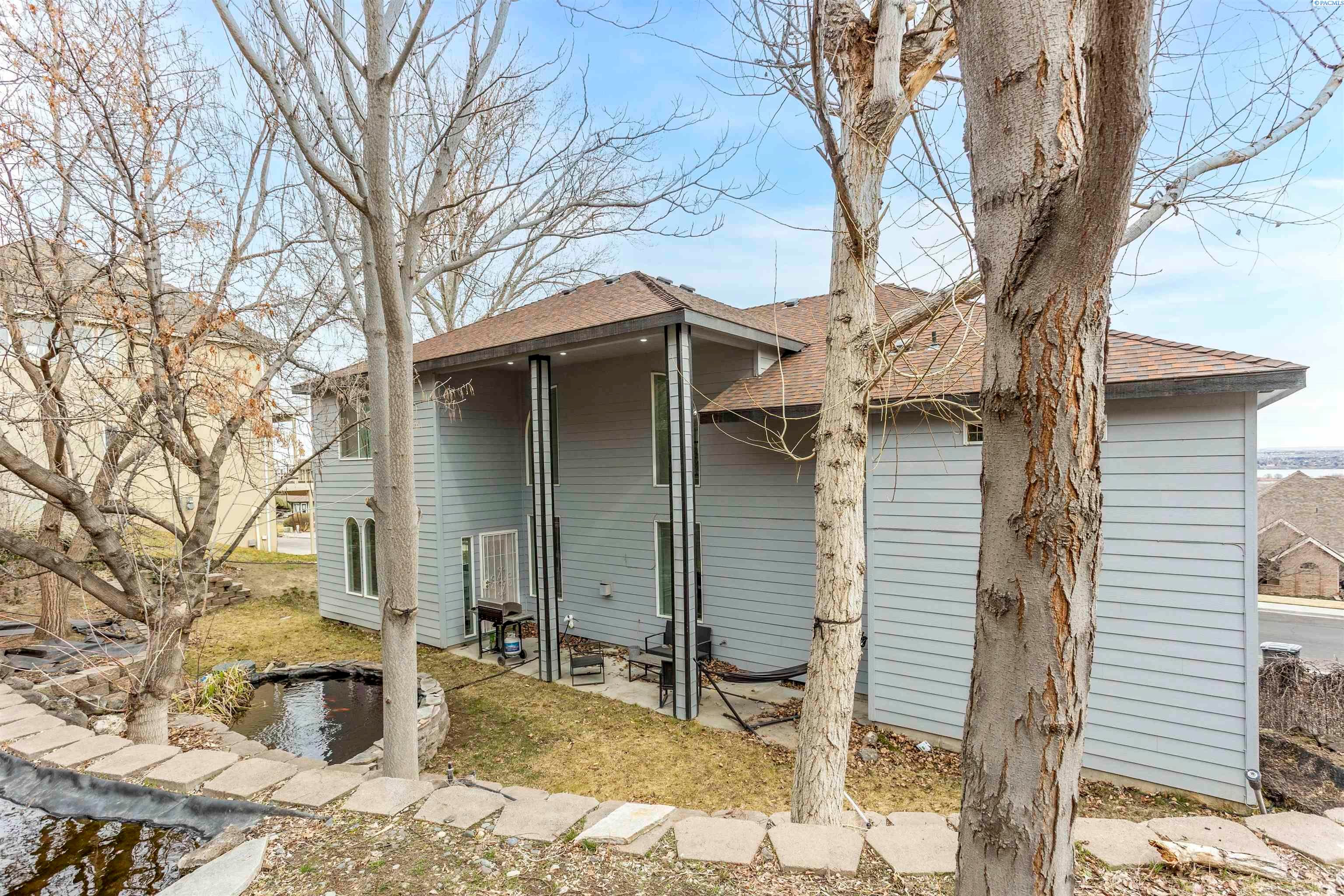 Richland, Washington, 99352, United States, 4 Bedrooms Bedrooms, ,4 BathroomsBathrooms,Residential,For Sale,1977070