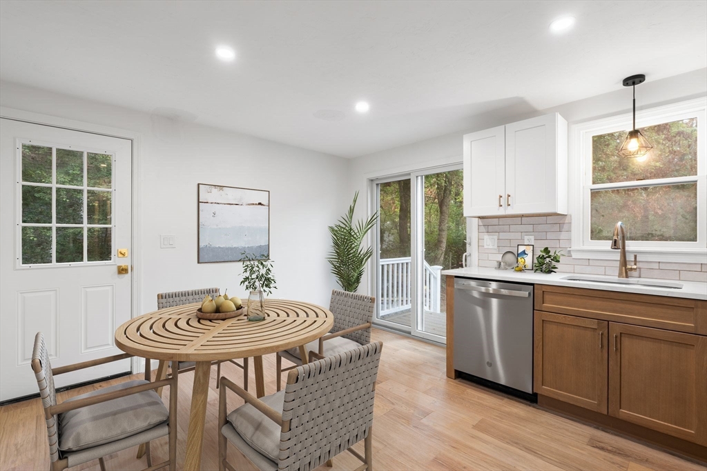 Mashpee, Massachusetts, 02649, United States, 3 Bedrooms Bedrooms, ,2 BathroomsBathrooms,Residential,For Sale,1963928