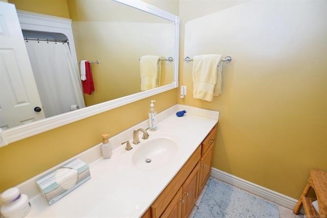 Tahlequah, Oklahoma, 74464, United States, 5 Bedrooms Bedrooms, ,5 BathroomsBathrooms,Residential,For Sale,1977859