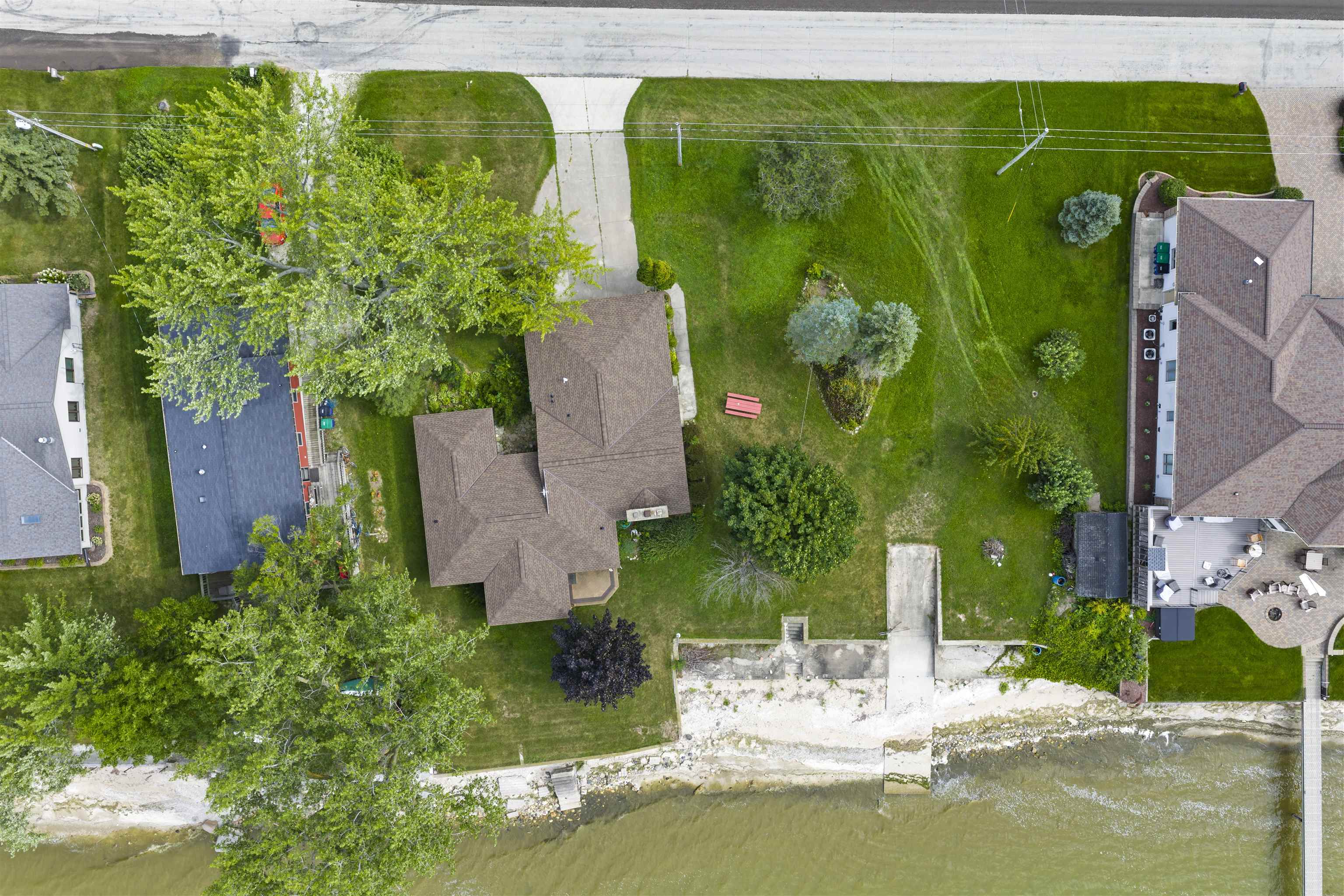 LUXEMBURG, Wisconsin, 54217, United States, 2 Bedrooms Bedrooms, ,2 BathroomsBathrooms,Residential,For Sale,1948944