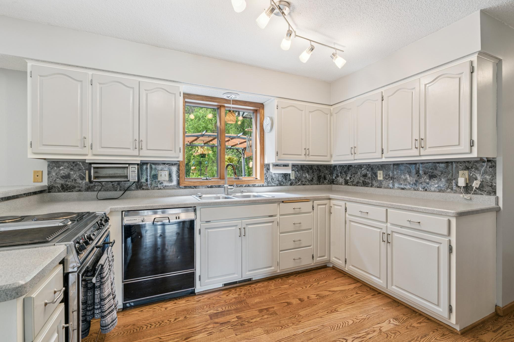 Vadnais Heights, Minnesota, 55127, United States, 3 Bedrooms Bedrooms, ,3 BathroomsBathrooms,Residential,For Sale,1912399