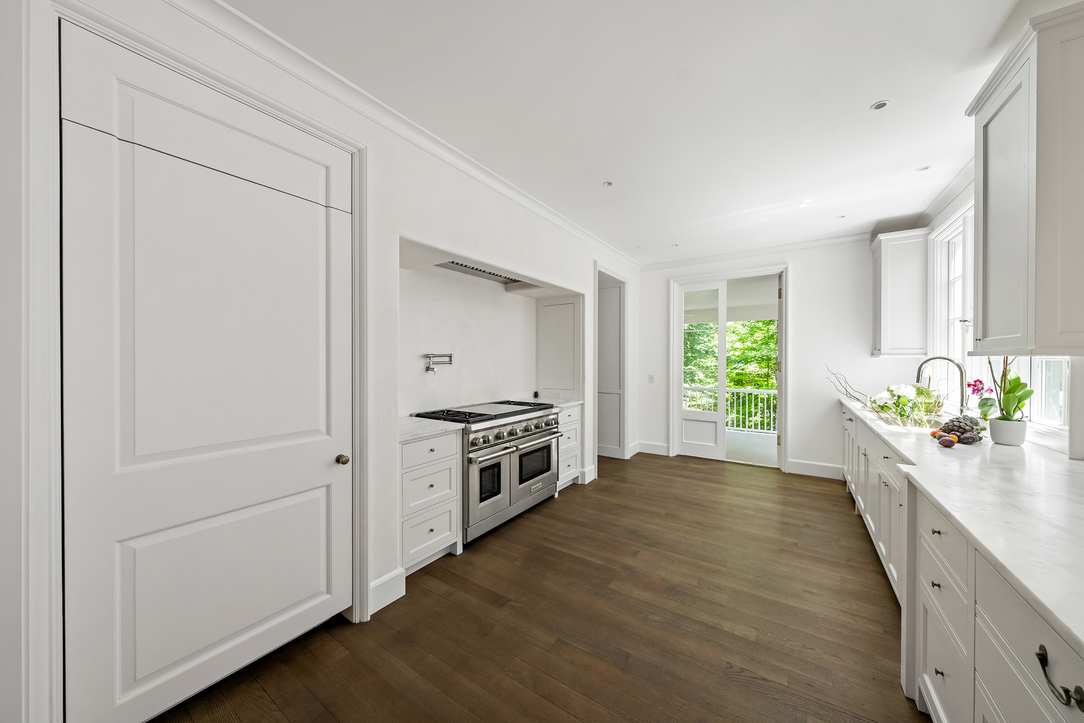  Timeless Architecture and Modern Livability Converge in Tuxedo Park Home - 物件實景