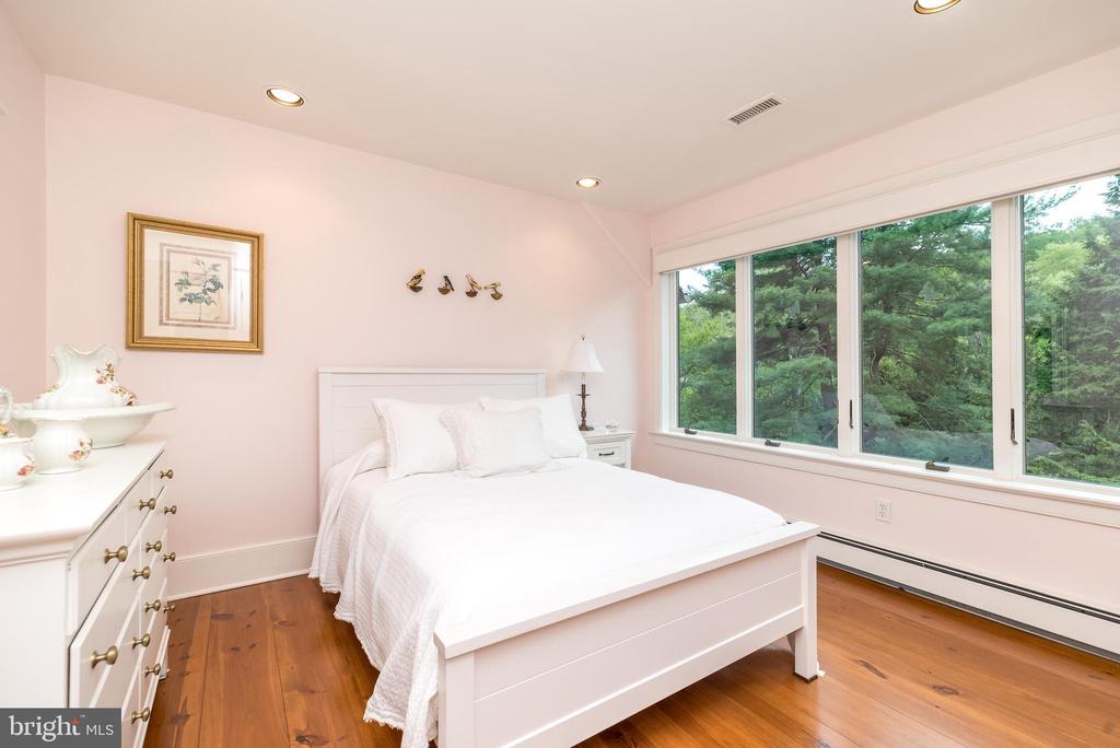 Point Pleasant, Pennsylvania, 18950, United States, 4 Bedrooms Bedrooms, ,6 BathroomsBathrooms,Residential,For Sale,1794565