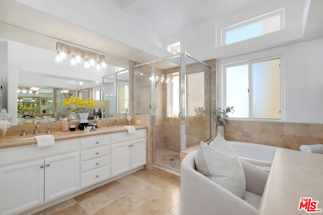 Malibu, California, 90265, United States, 2 Bedrooms Bedrooms, ,3 BathroomsBathrooms,Residential,For Sale,1902662