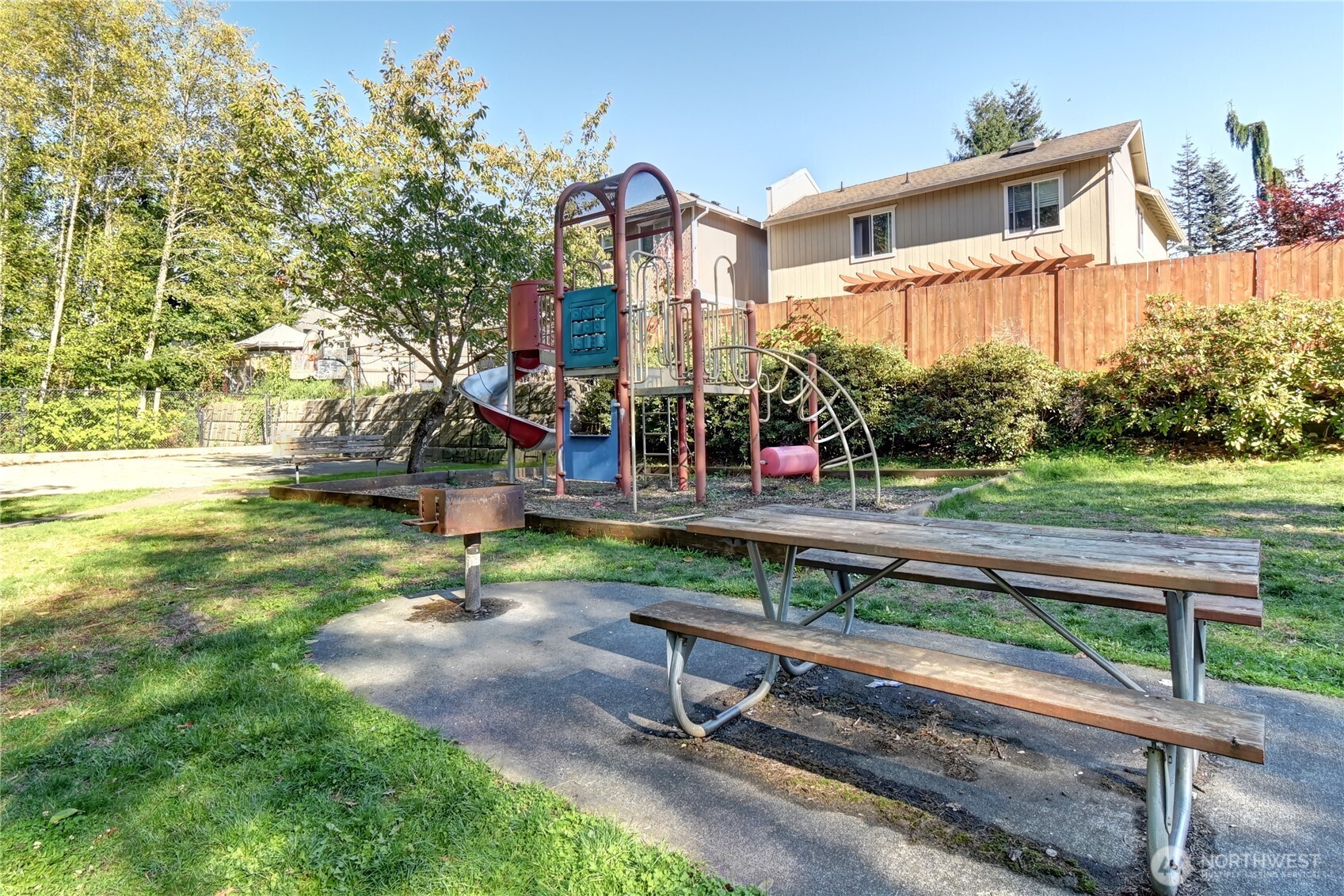 Everett, Washington, 98204, United States, 3 Bedrooms Bedrooms, ,3 BathroomsBathrooms,Residential,For Sale,1964050