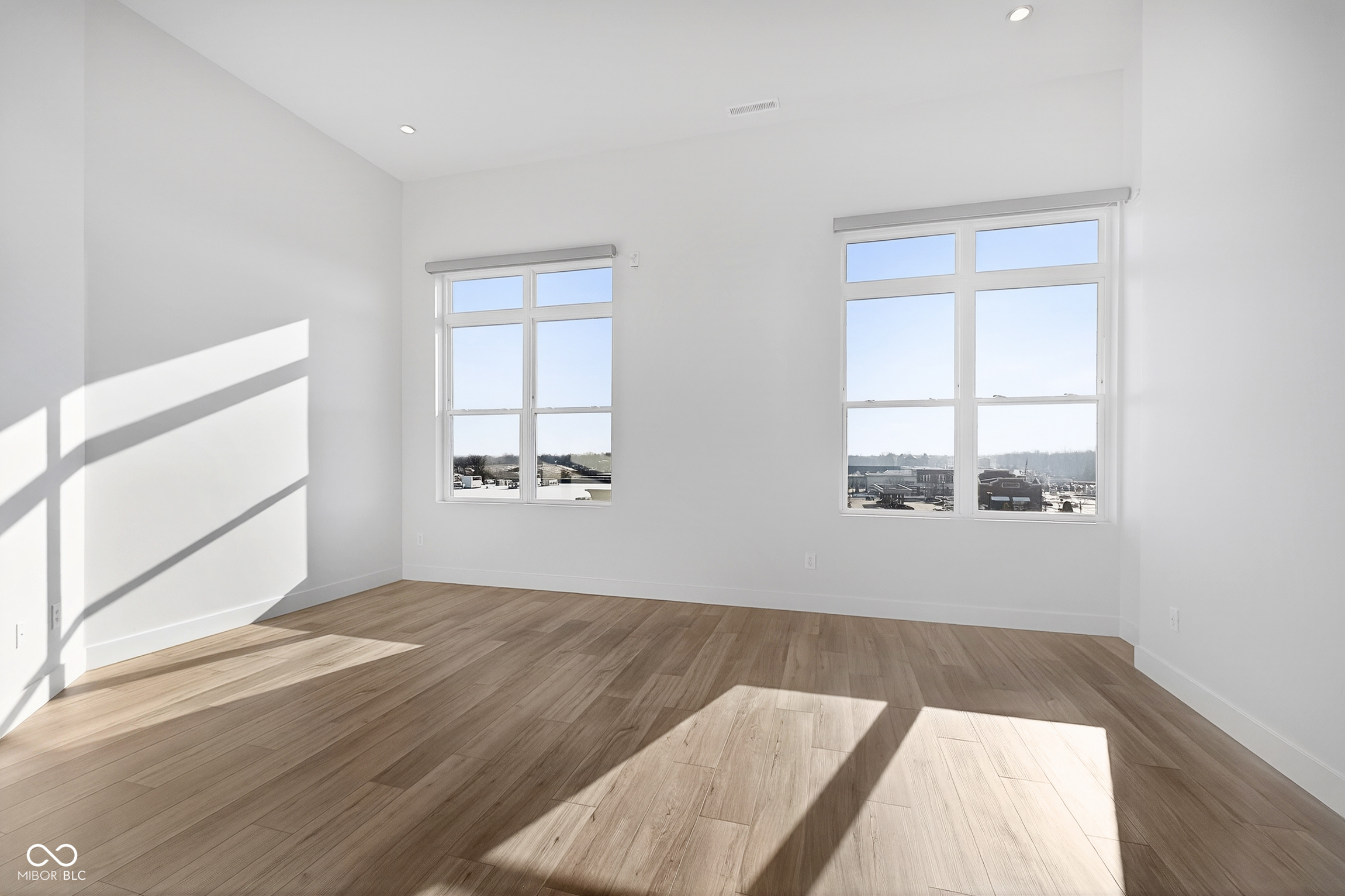 Carmel, Indiana, 46032, United States, 2 Bedrooms Bedrooms, ,3 BathroomsBathrooms,Residential,For Sale,1982806