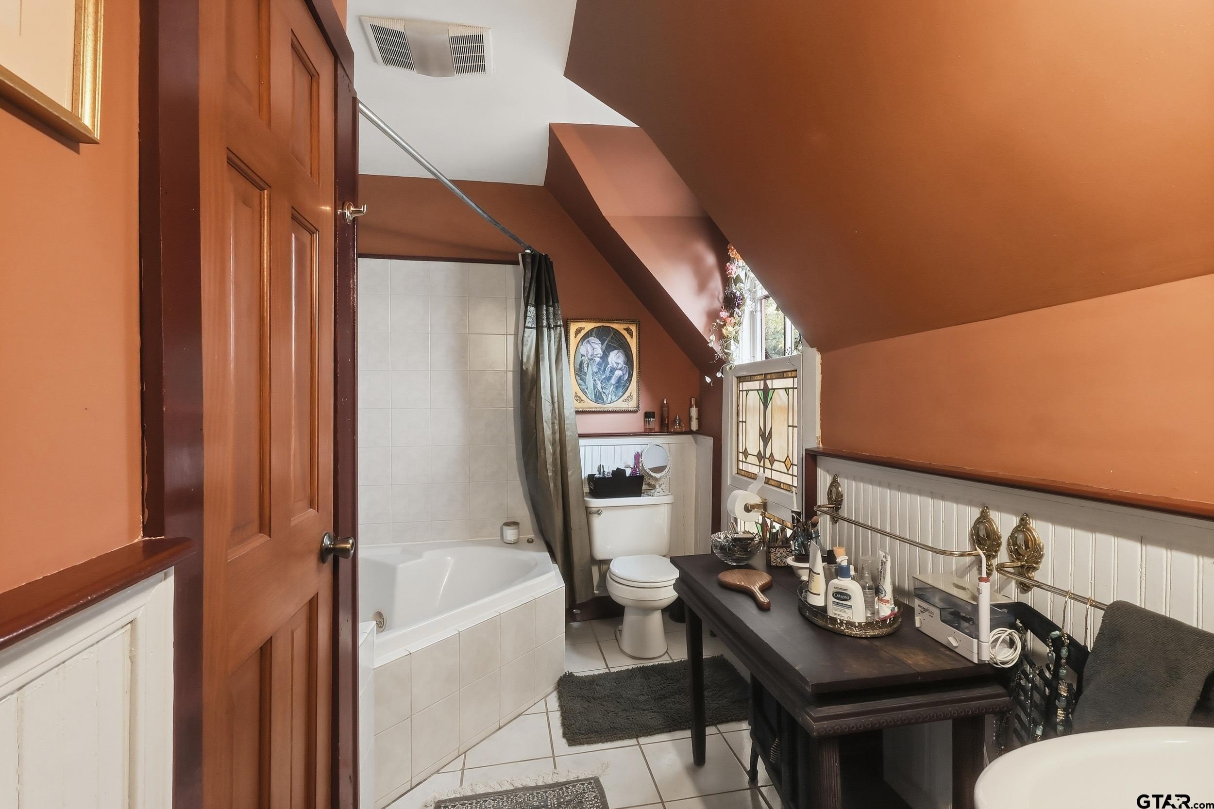 Pittsburg, Texas, 75686, United States, 6 Bedrooms Bedrooms, ,8 BathroomsBathrooms,Residential,For Sale,2005846