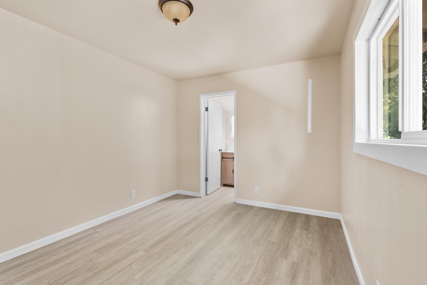 Roseville, California, 95678, United States, 3 Bedrooms Bedrooms, ,2 BathroomsBathrooms,Residential,For Sale,1923515