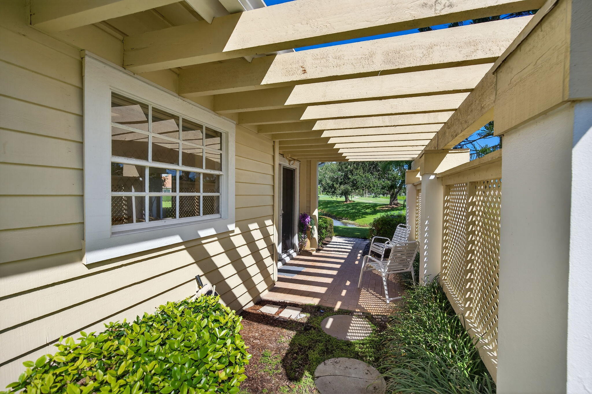 Stuart, Florida, 34997, United States, 3 Bedrooms Bedrooms, ,2 BathroomsBathrooms,Residential,For Sale,1954563