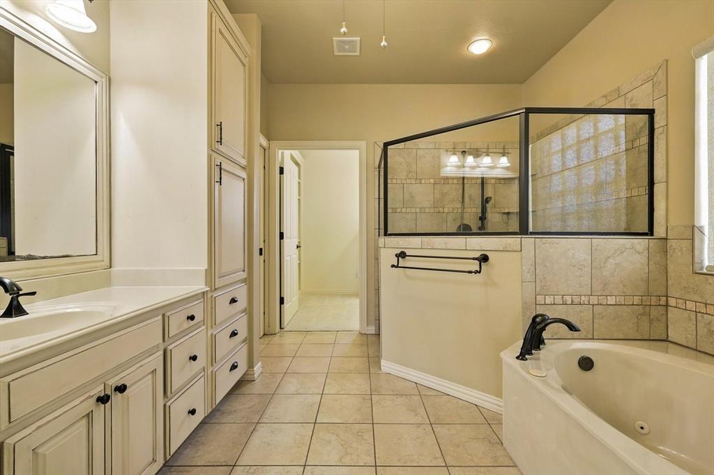 Midlothian, Texas, 76065, United States, 3 Bedrooms Bedrooms, ,3 BathroomsBathrooms,Residential,For Sale,1981610