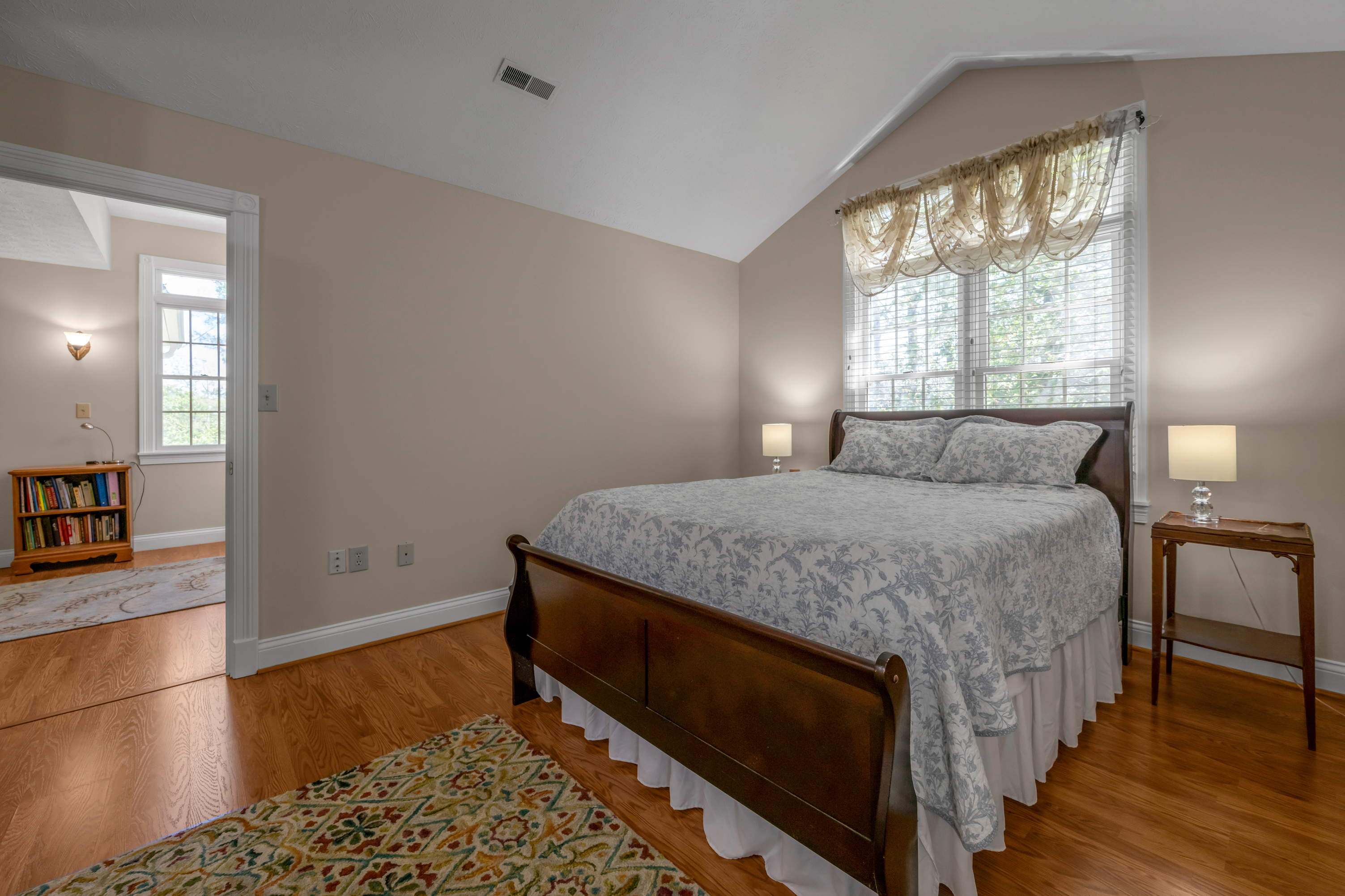  186 Hunter Drive - 物件實景