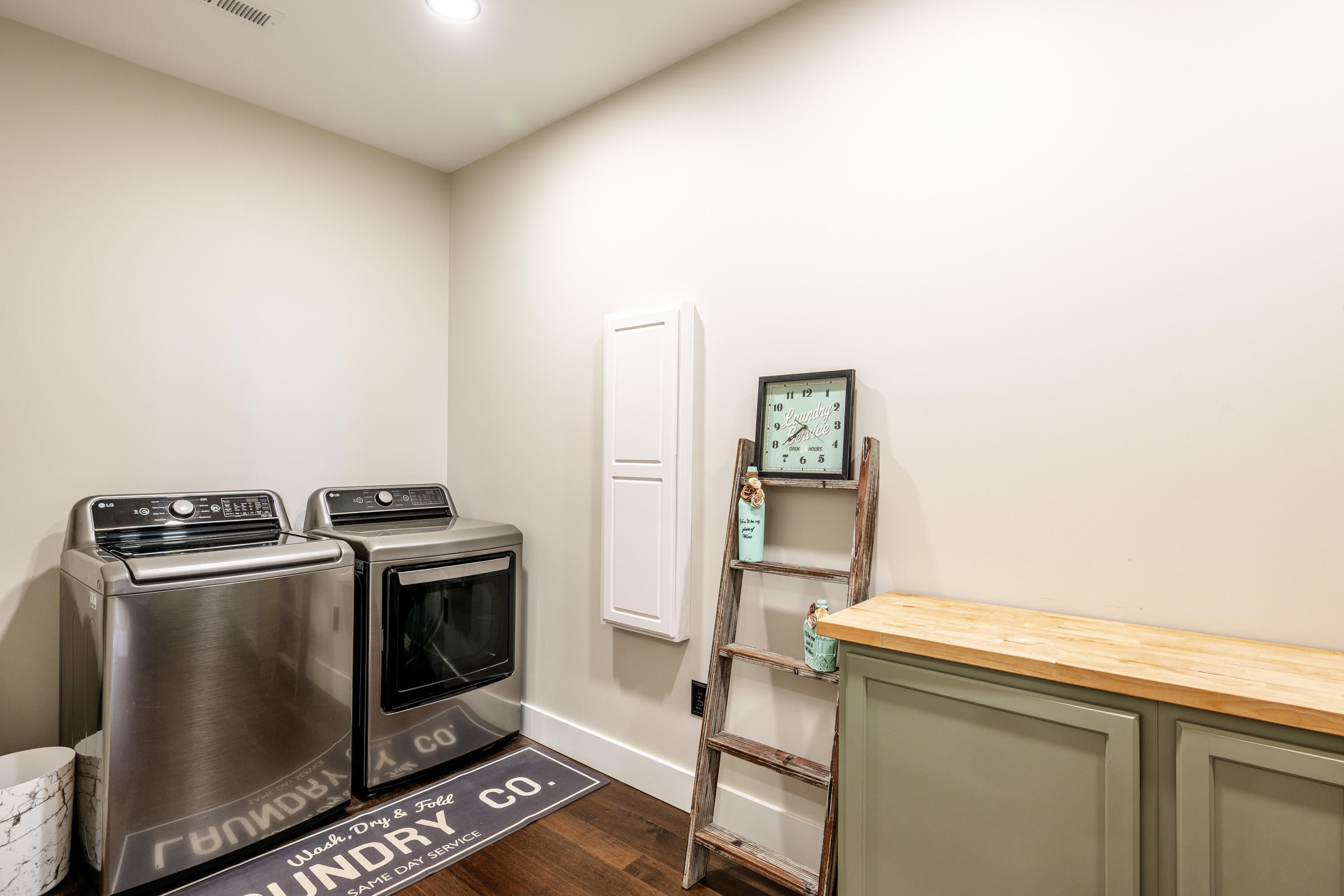 Ranchester, Wyoming, 82839, United States, 5 Bedrooms Bedrooms, ,4 BathroomsBathrooms,Residential,For Sale,2016525