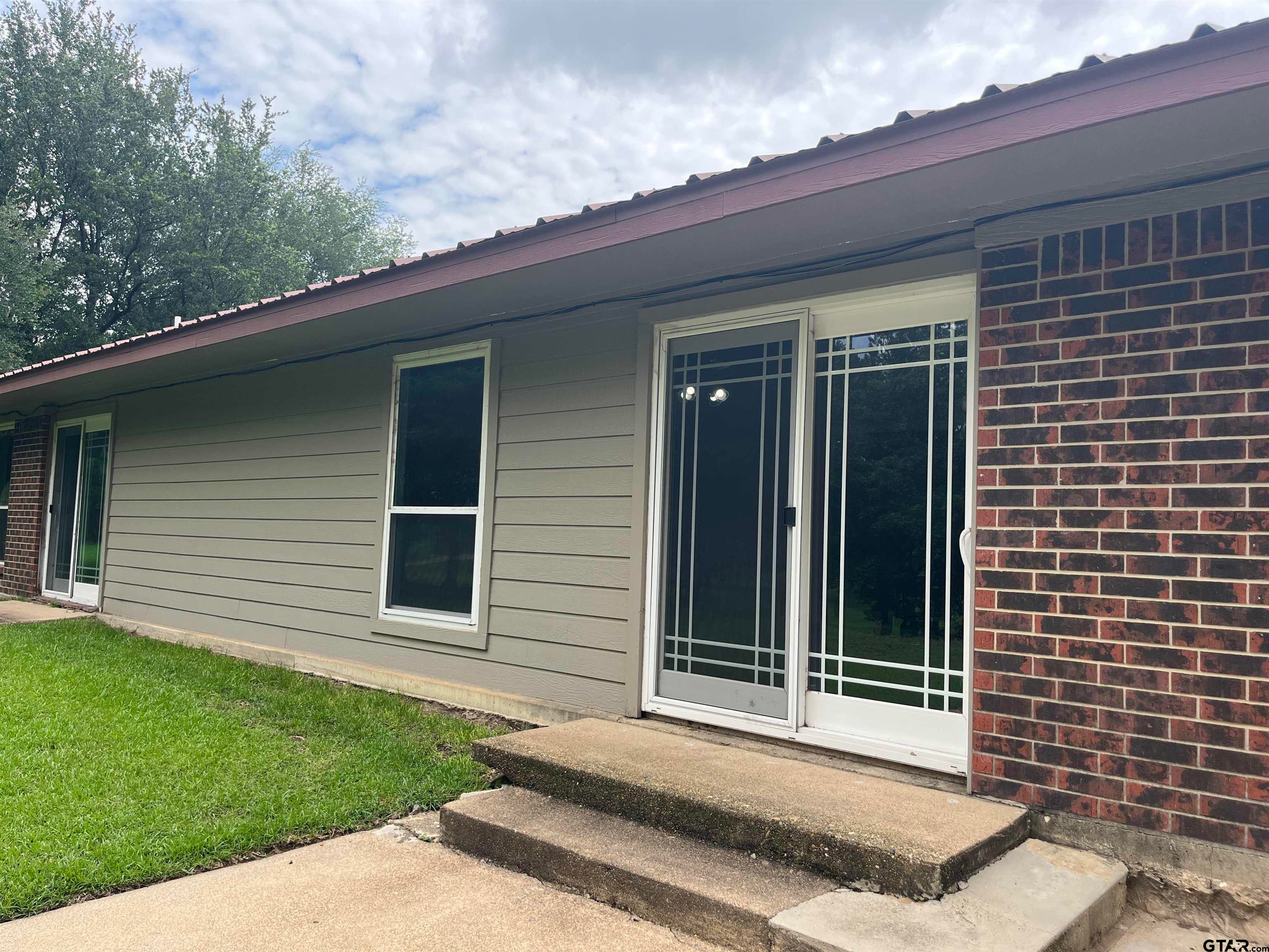 Pittsburg, Texas, 75686, United States, 3 Bedrooms Bedrooms, ,2 BathroomsBathrooms,Residential,For Sale,1848749