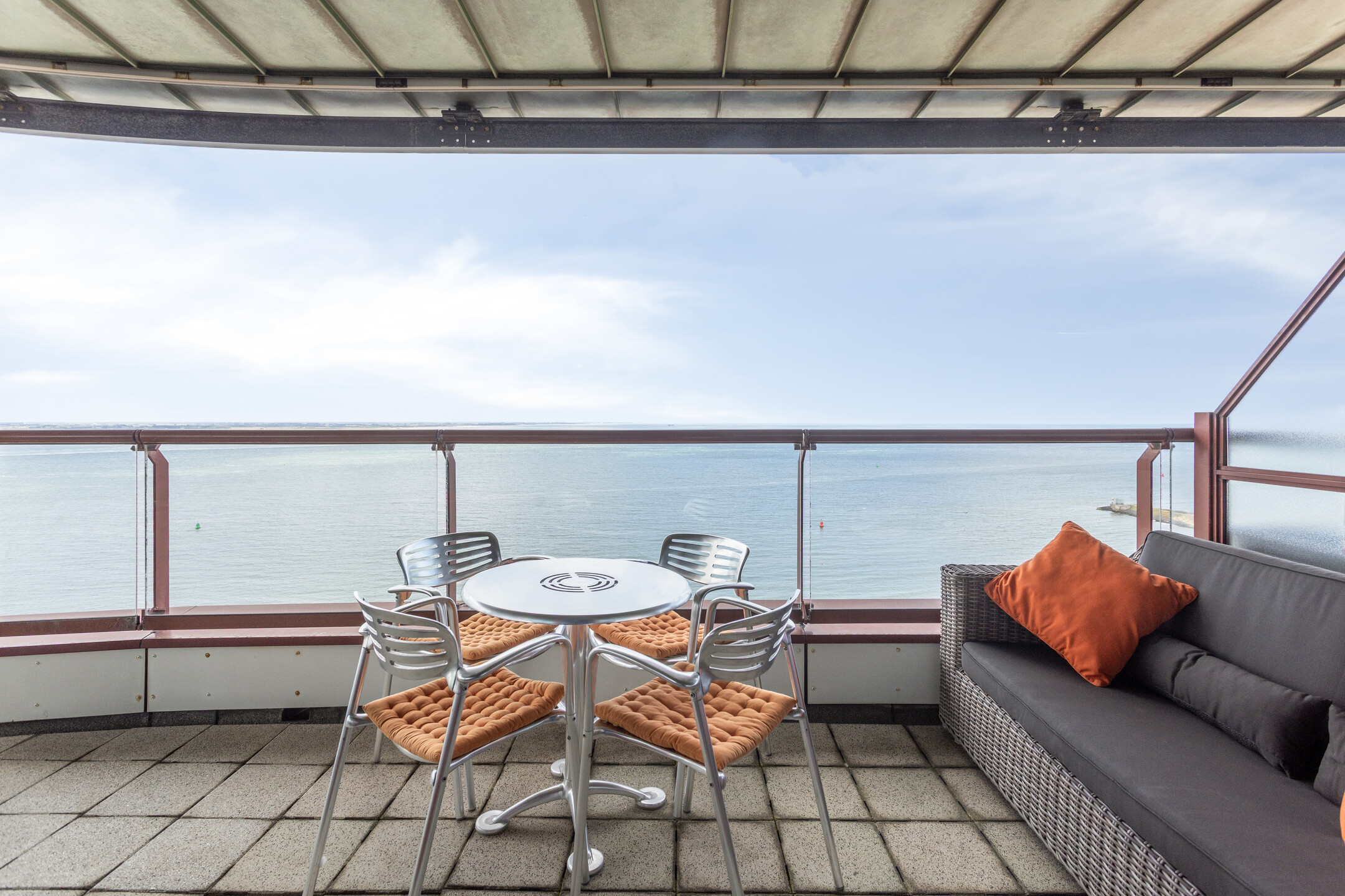  The Penthouse Above the Sea - 物件實景