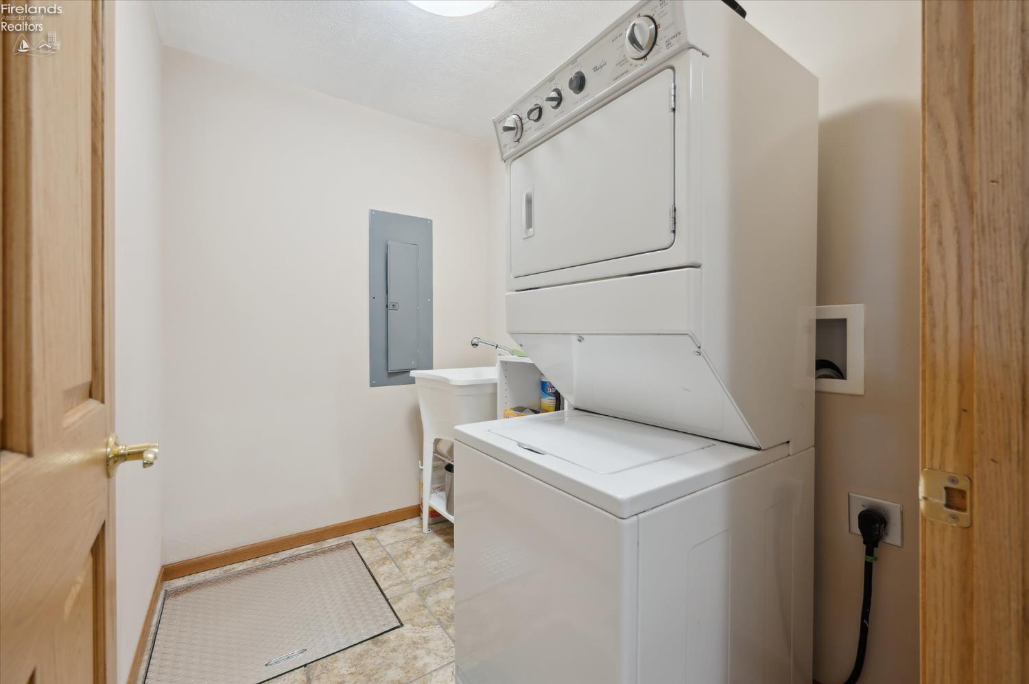 Put-In-Bay, Ohio, 43456, United States, 5 Bedrooms Bedrooms, ,3 BathroomsBathrooms,Residential,For Sale,1979918