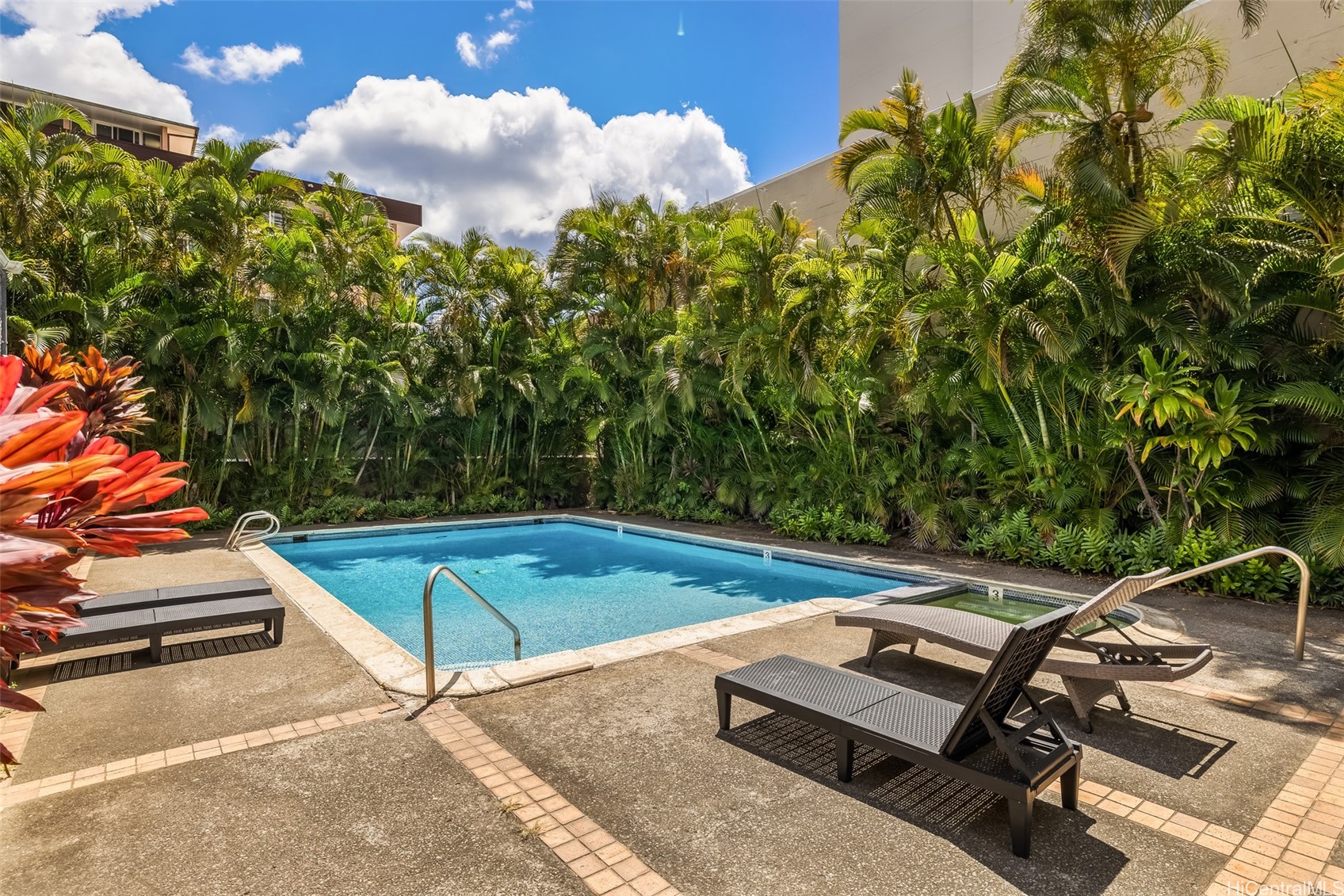 Honolulu, Hawaii, 96826, United States, 3 Bedrooms Bedrooms, ,3 BathroomsBathrooms,Residential,For Sale,1934330