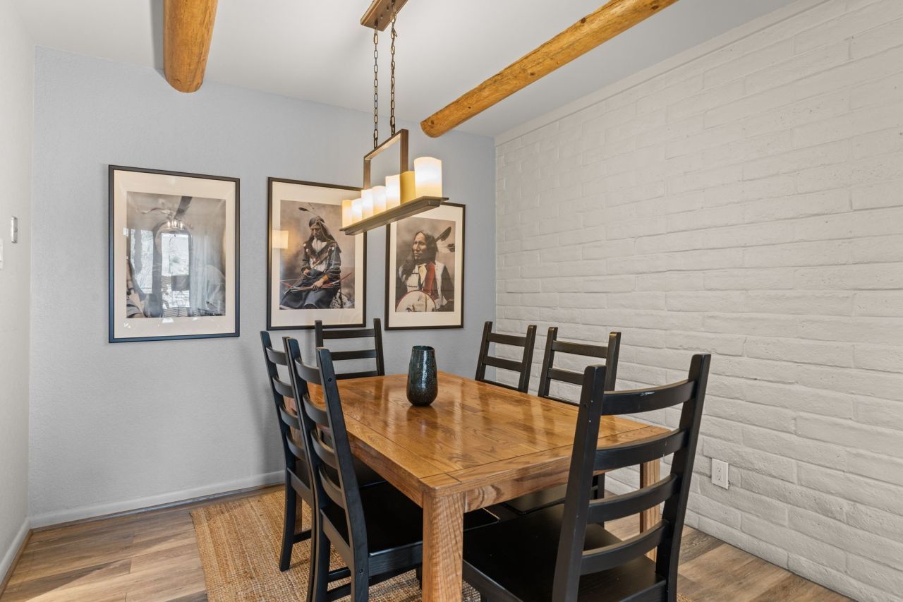 Santa Fe, New Mexico, 87501, United States, 2 Bedrooms Bedrooms, ,3 BathroomsBathrooms,Residential,For Sale,1959101