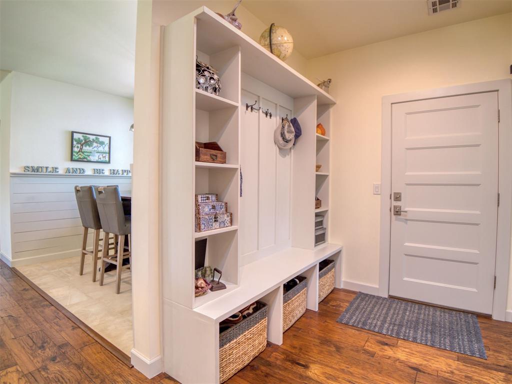 Tecumseh, Oklahoma, 74873, United States, 3 Bedrooms Bedrooms, ,3 BathroomsBathrooms,Residential,For Sale,1976601