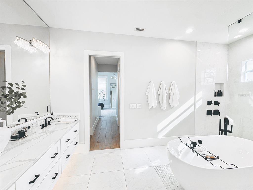 Sarasota, Florida, 34231, United States, 4 Bedrooms Bedrooms, ,3 BathroomsBathrooms,Residential,For Sale,1795069