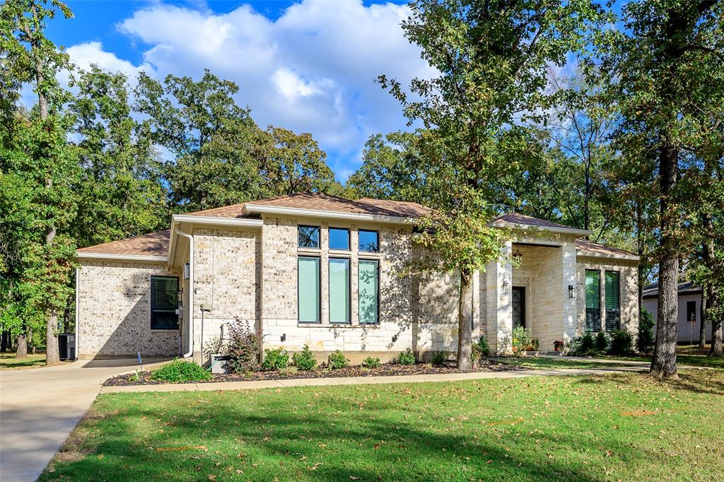 Mabank, Texas, 75156, United States, 3 Bedrooms Bedrooms, ,3 BathroomsBathrooms,Residential,For Sale,1827863