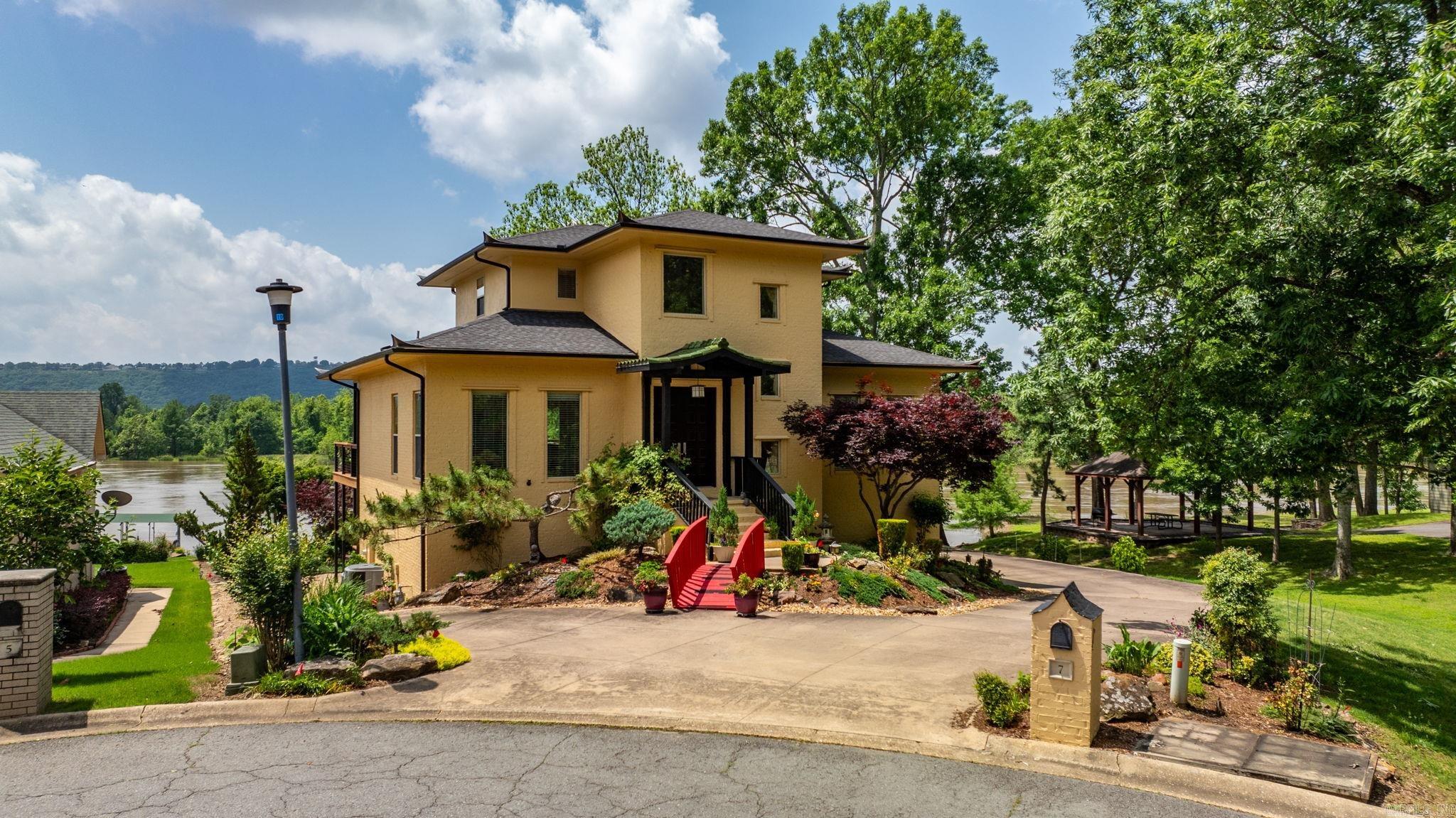 Maumelle, Arkansas, 72113, United States, 4 Bedrooms Bedrooms, ,4 BathroomsBathrooms,Residential,For Sale,1906082