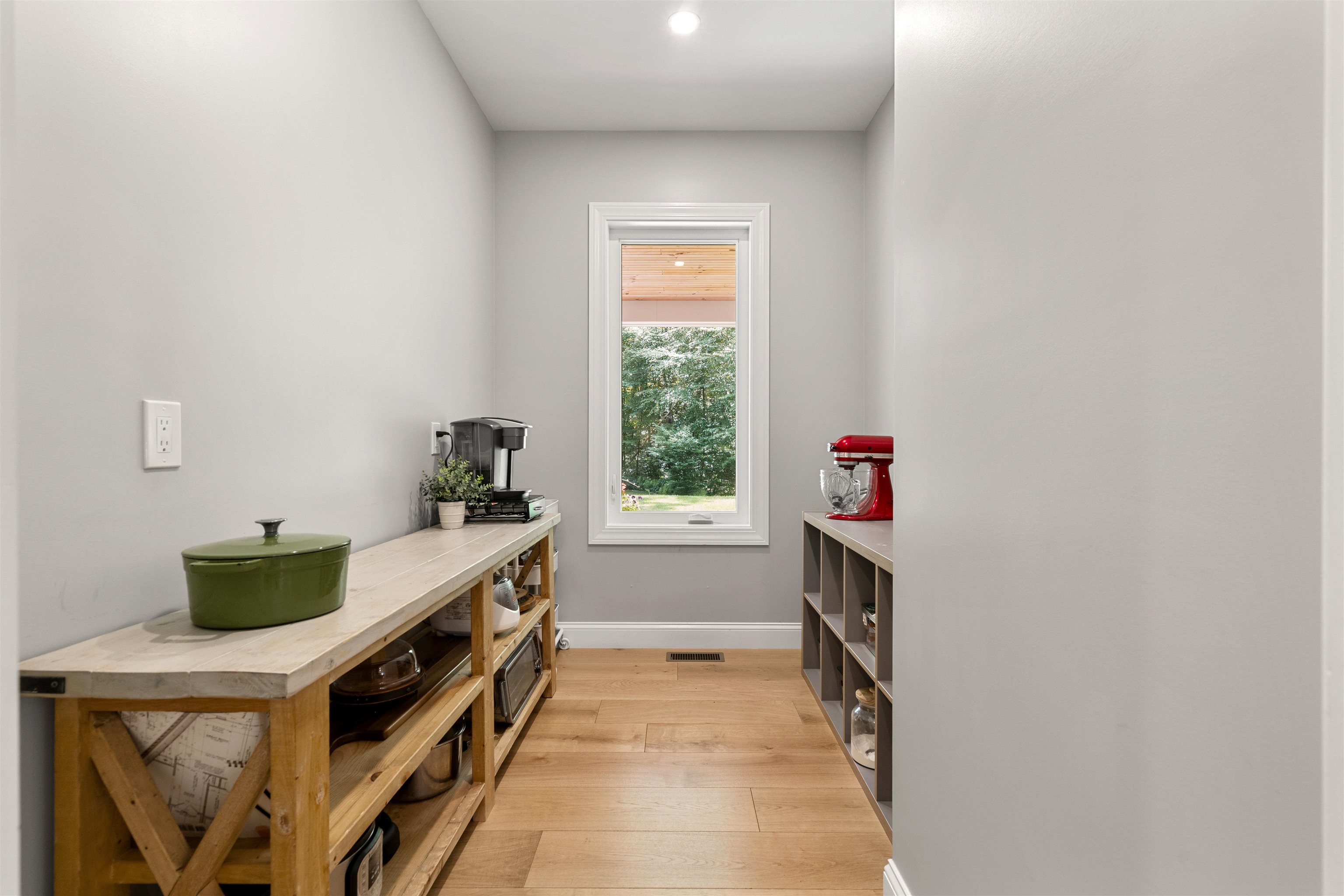 Hollis, New Hampshire, 03049, United States, 3 Bedrooms Bedrooms, ,3 BathroomsBathrooms,Residential,For Sale,1907073